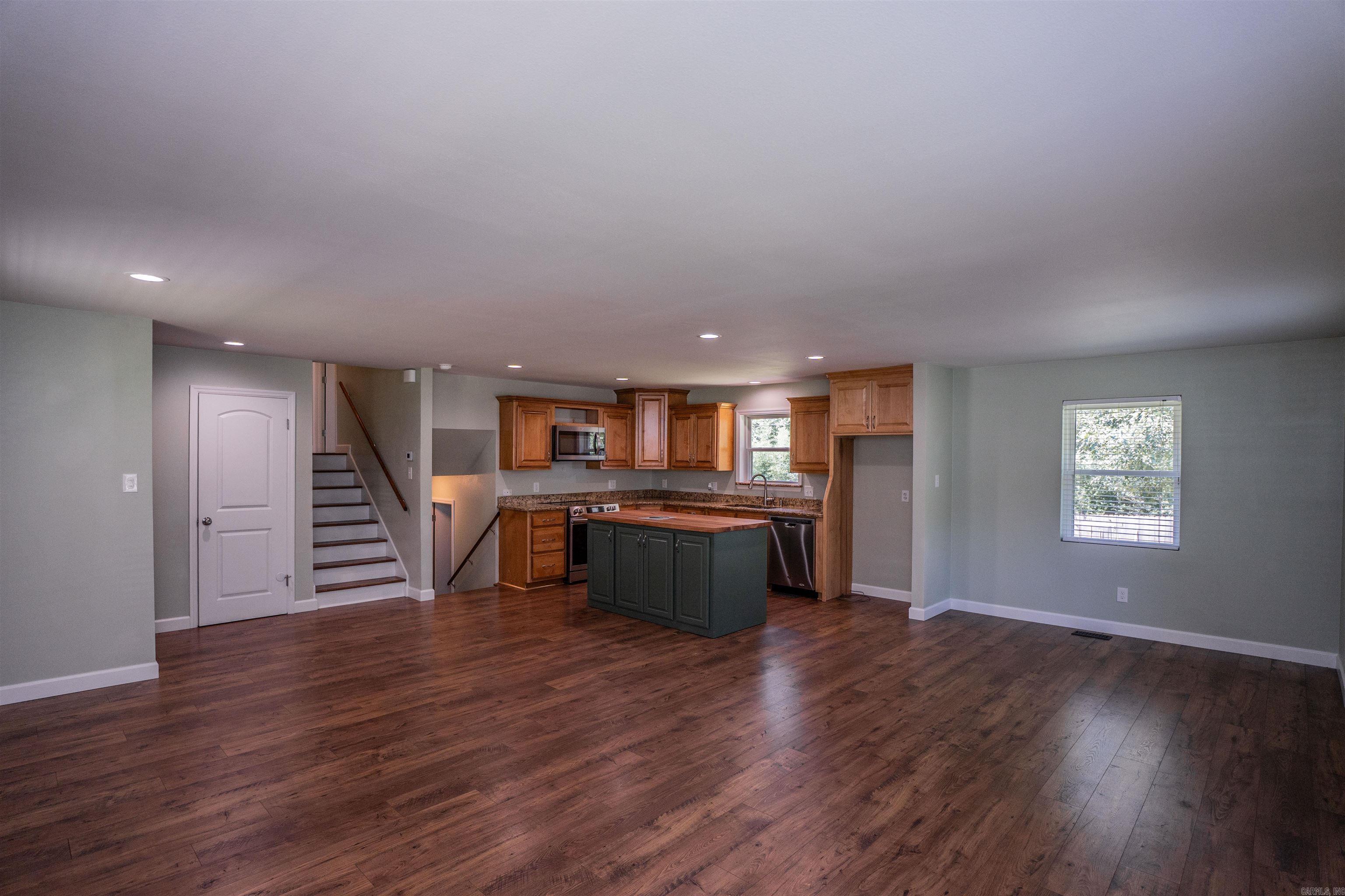 COLONY WEST - Residential