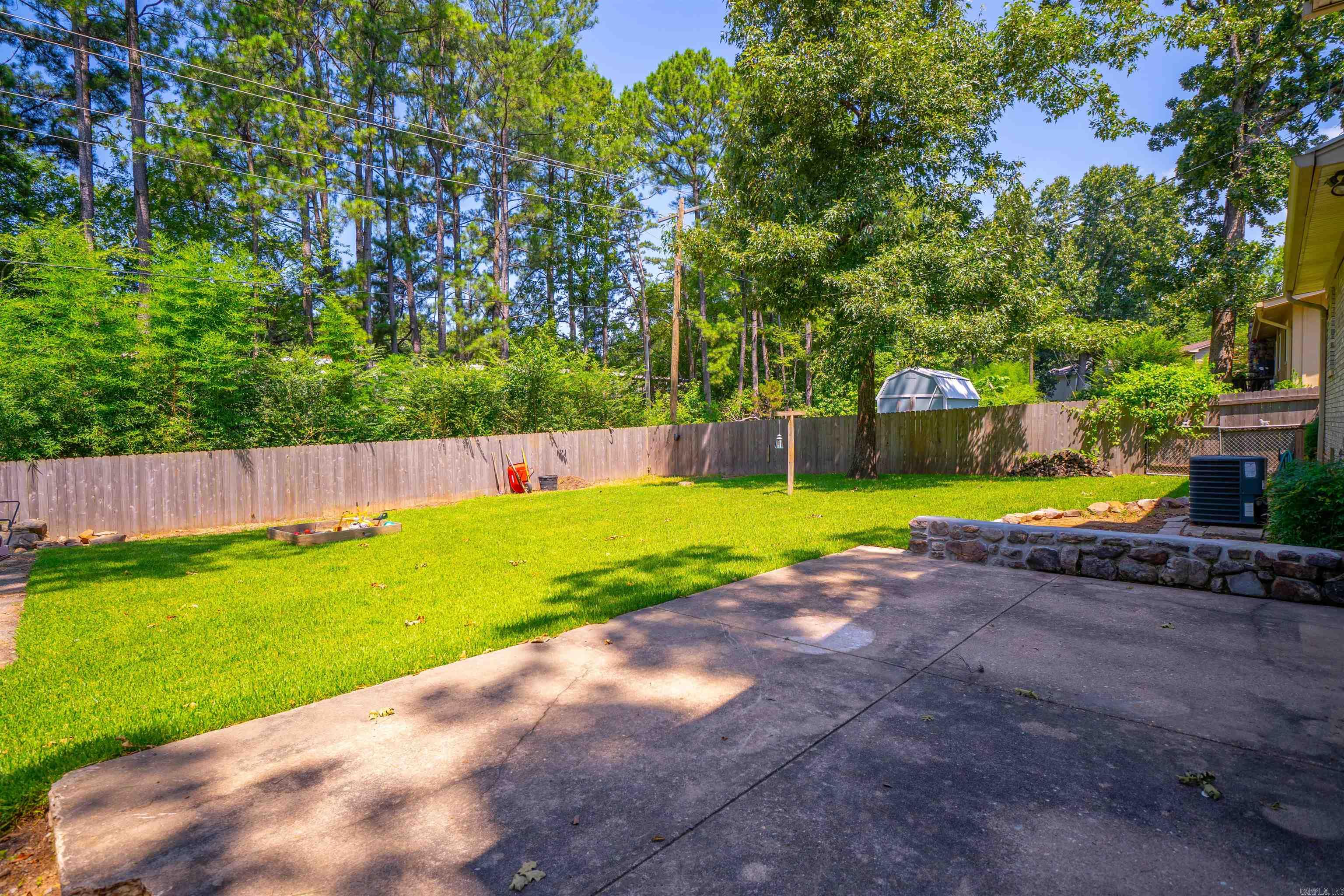 COLONY WEST - Residential