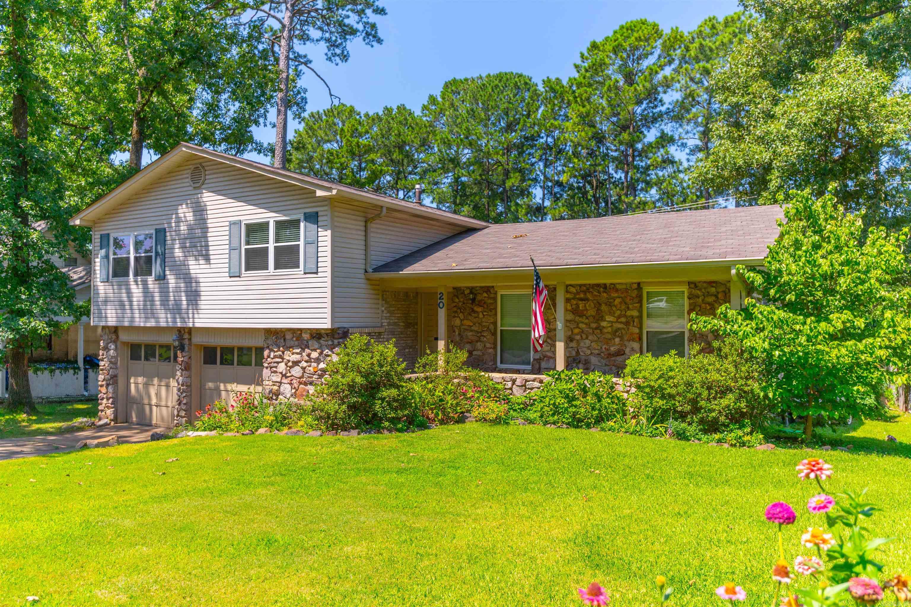 COLONY WEST - Residential