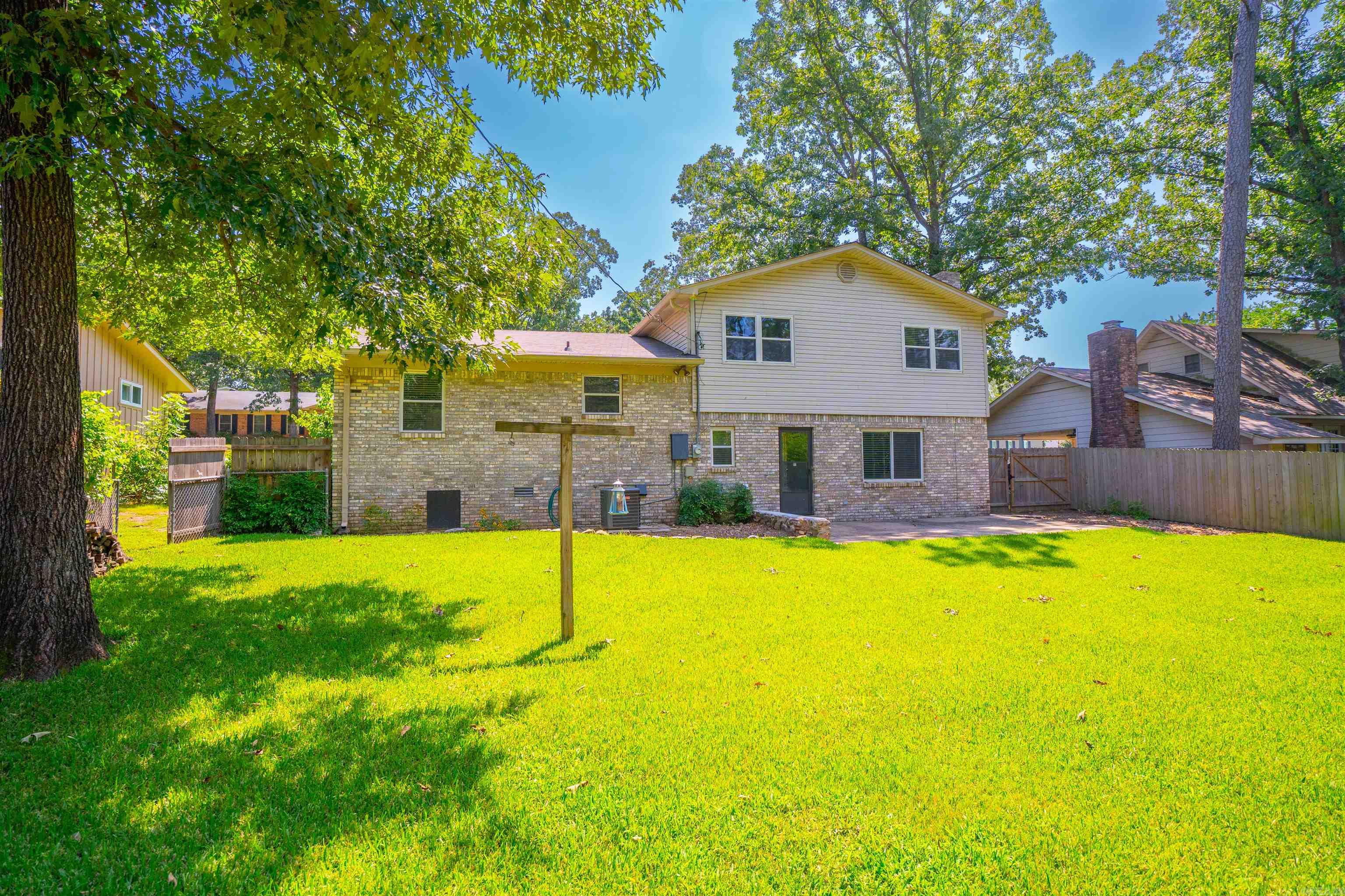 COLONY WEST - Residential