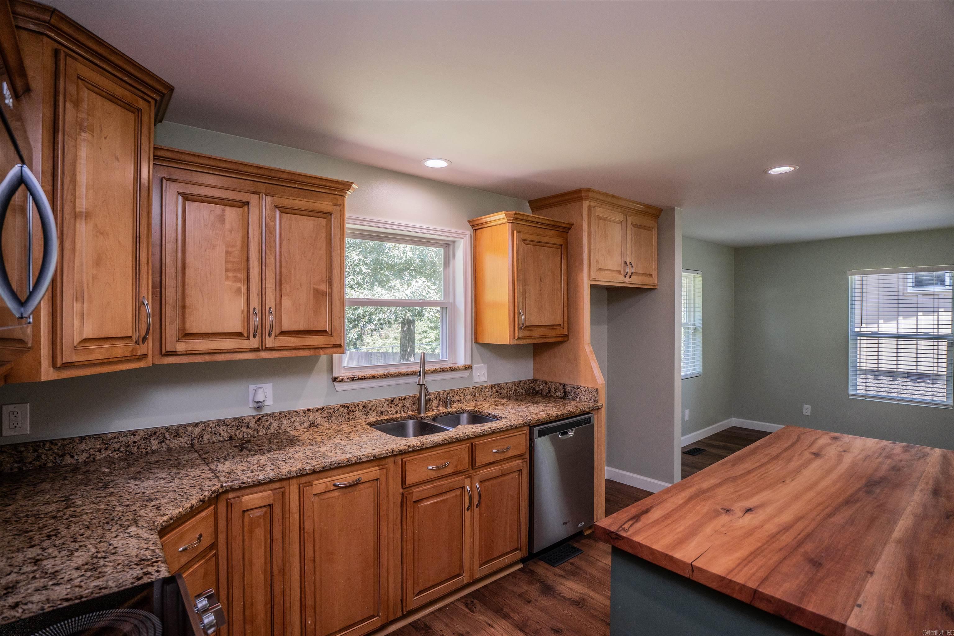 COLONY WEST - Residential
