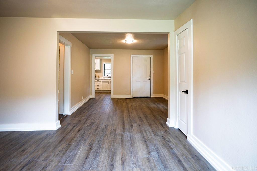 EAST END HGTS - Residential