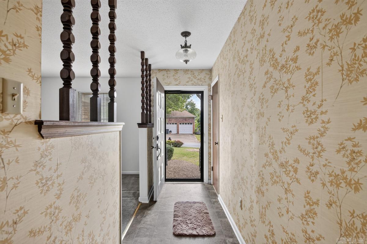 EAST MEADOW - Residential