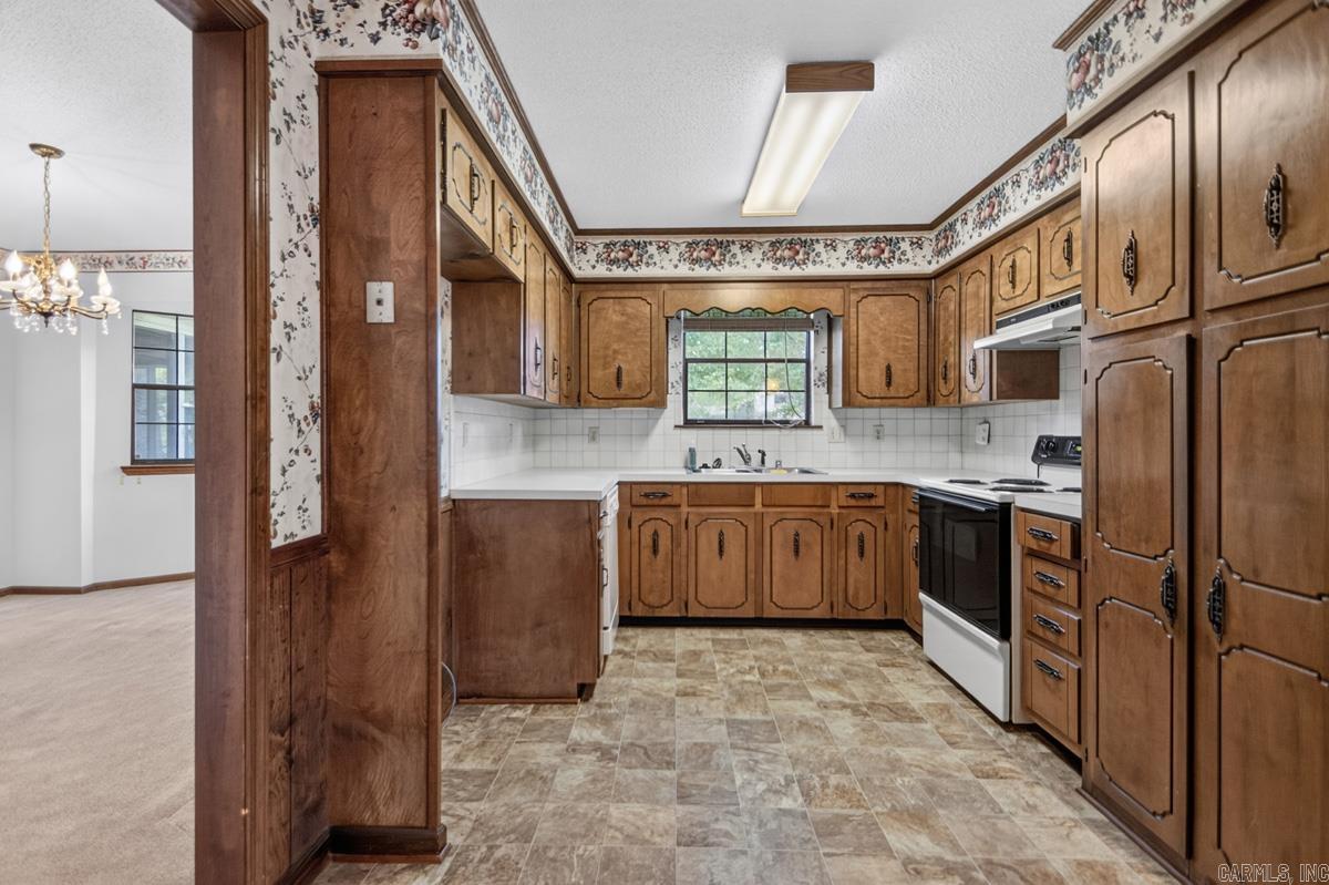 EAST MEADOW - Residential