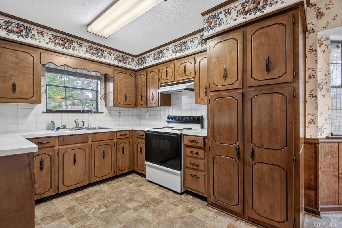 EAST MEADOW - Residential