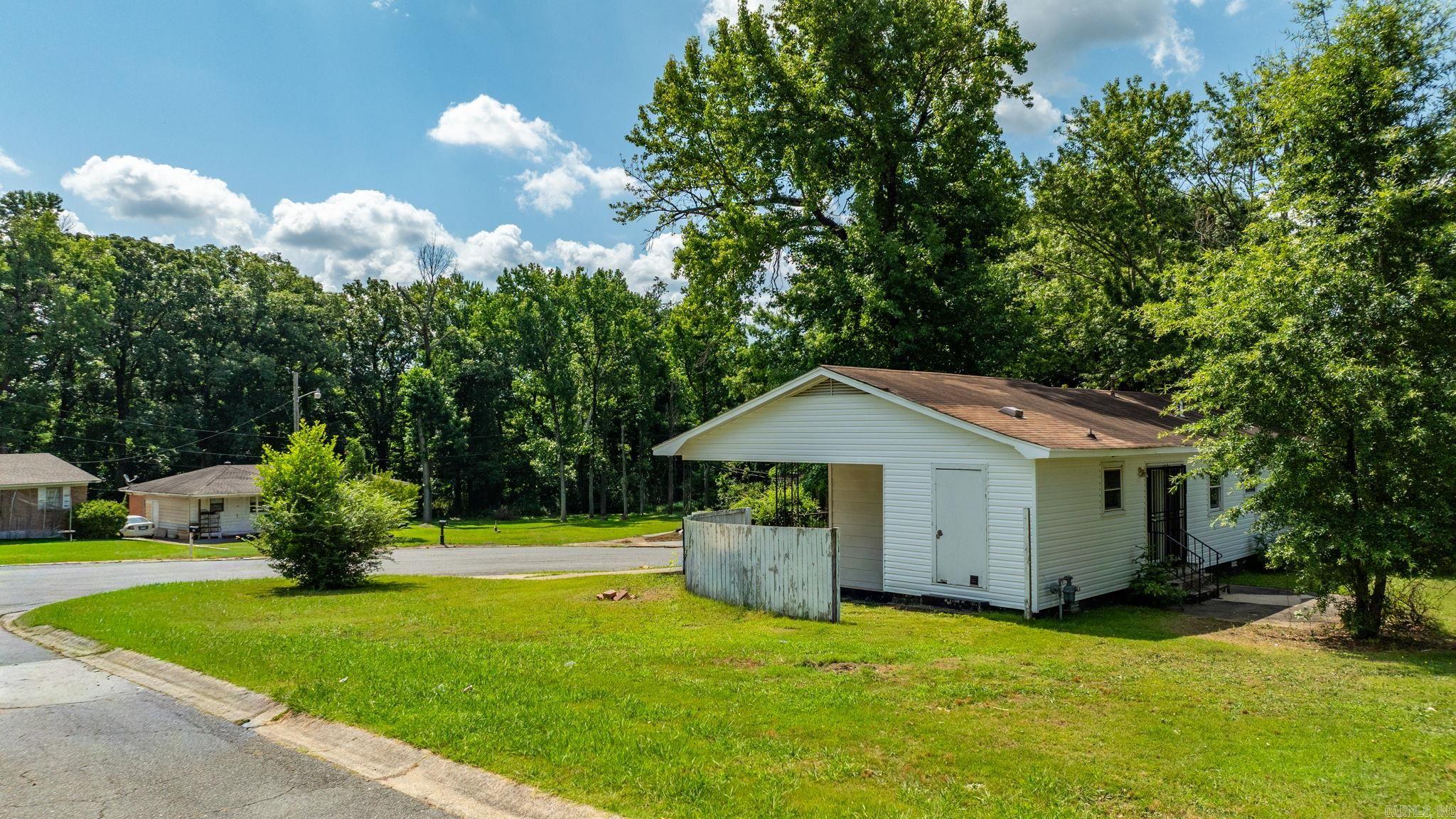 VILLAGE GREEN - Residential