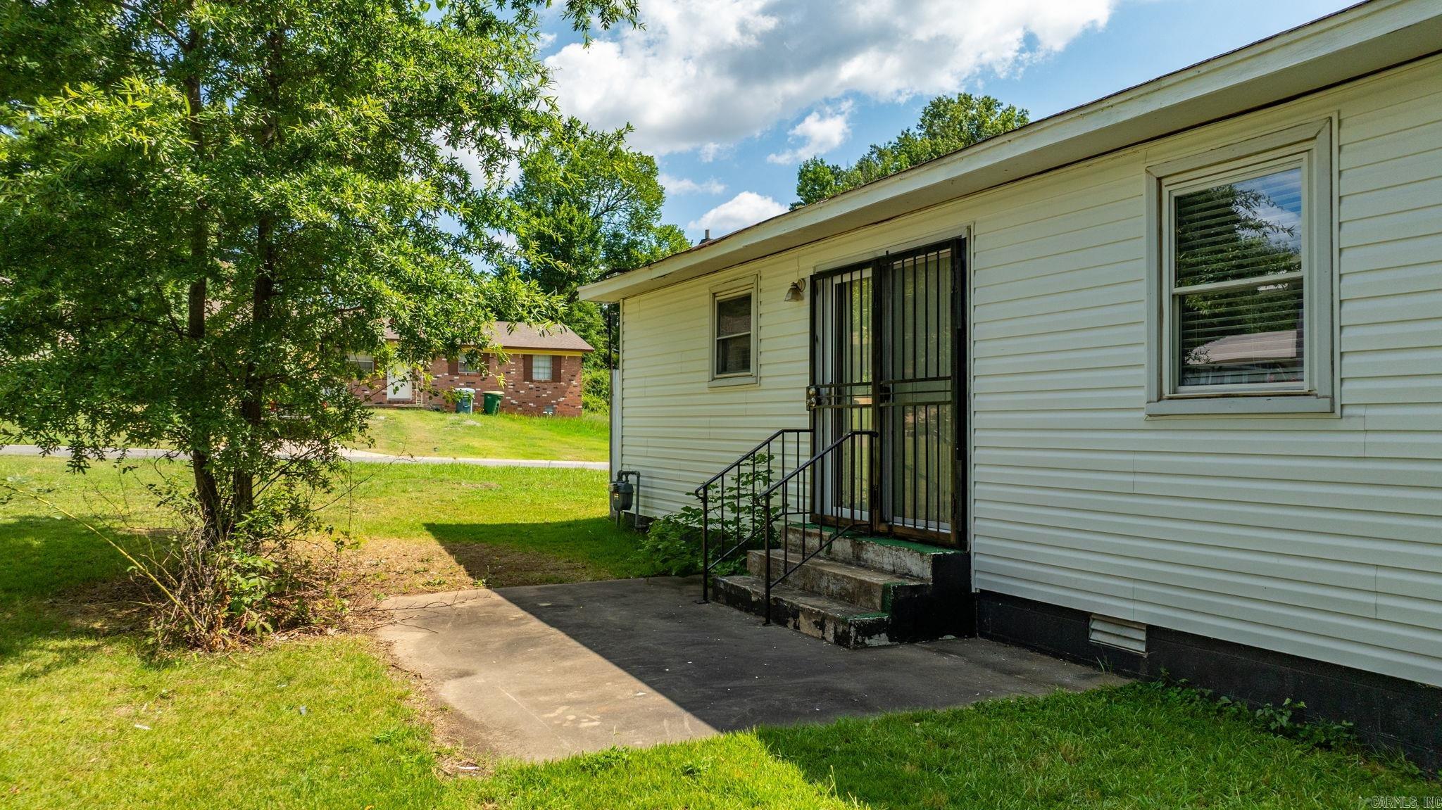 VILLAGE GREEN - Residential