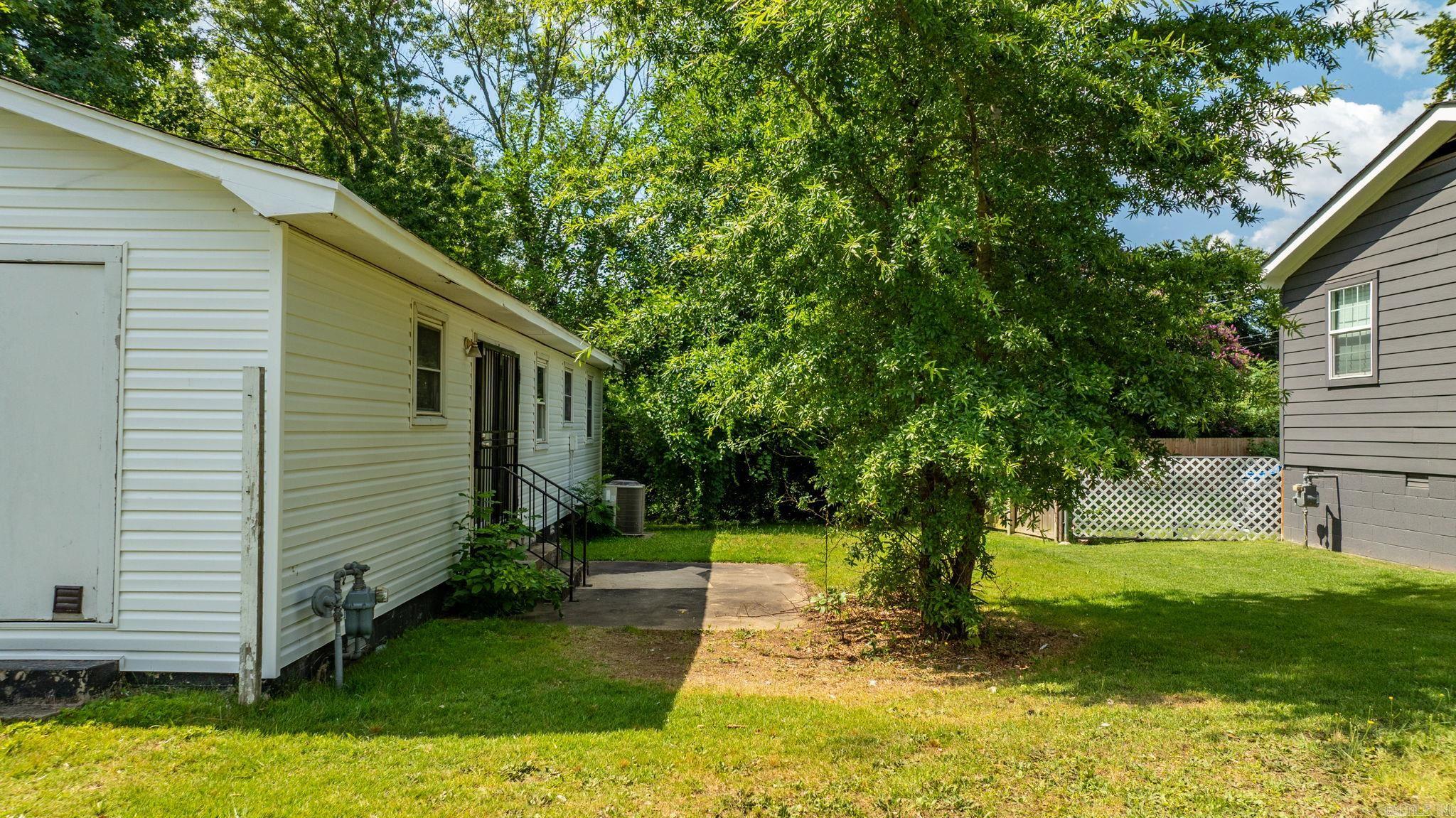 VILLAGE GREEN - Residential