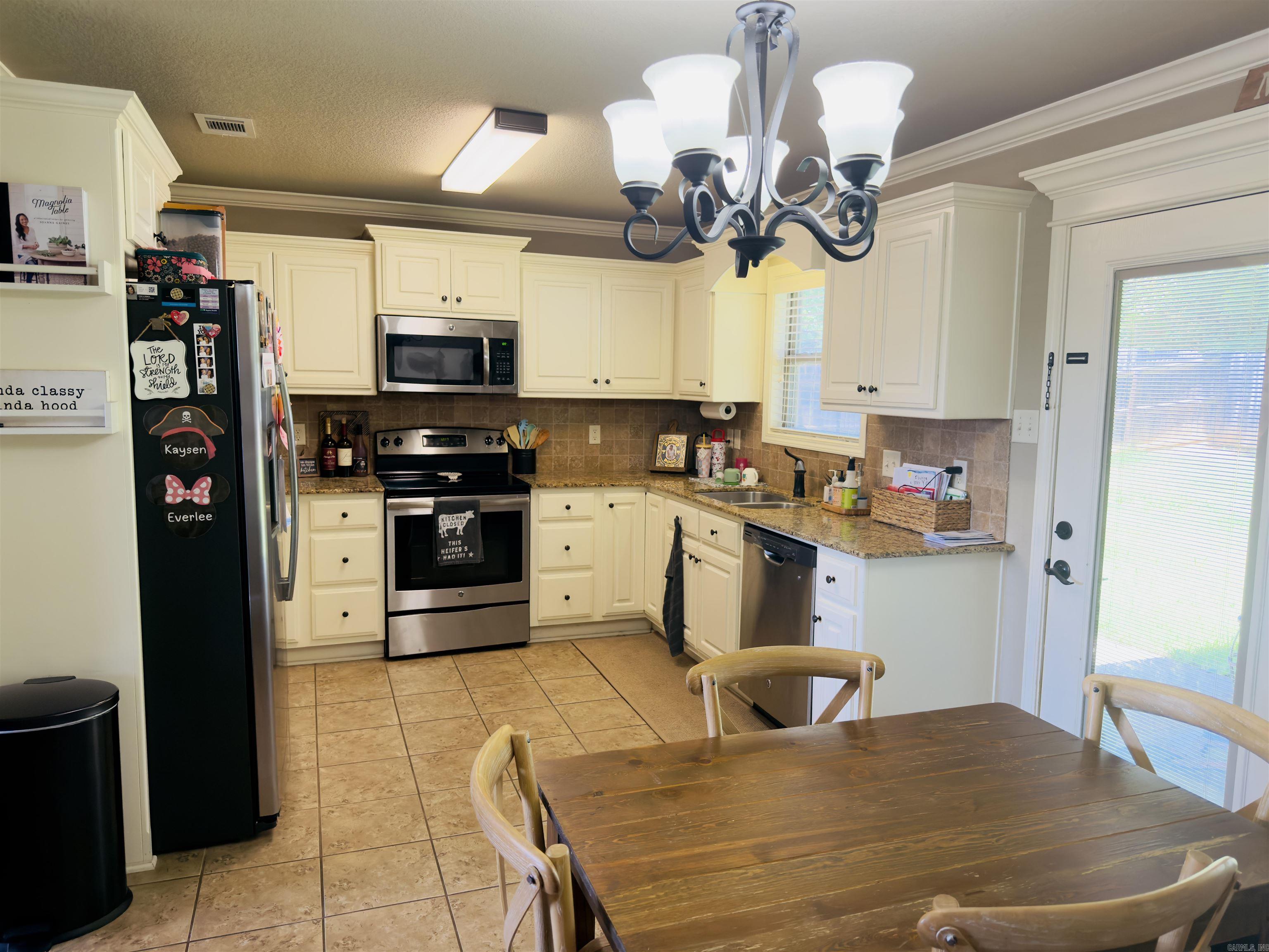 CROSS CREEK - Residential
