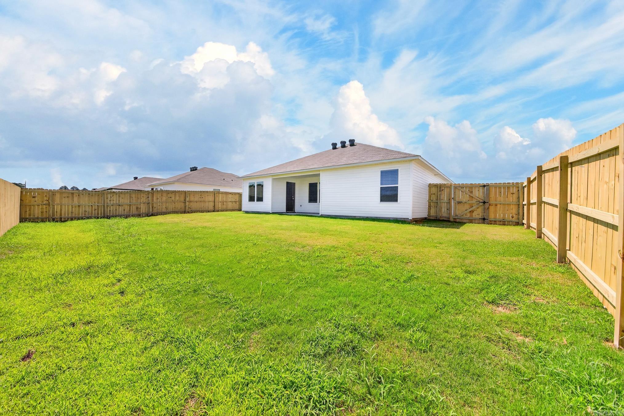 SOUTHFORK RANCH S/D PH I - Residential Lease