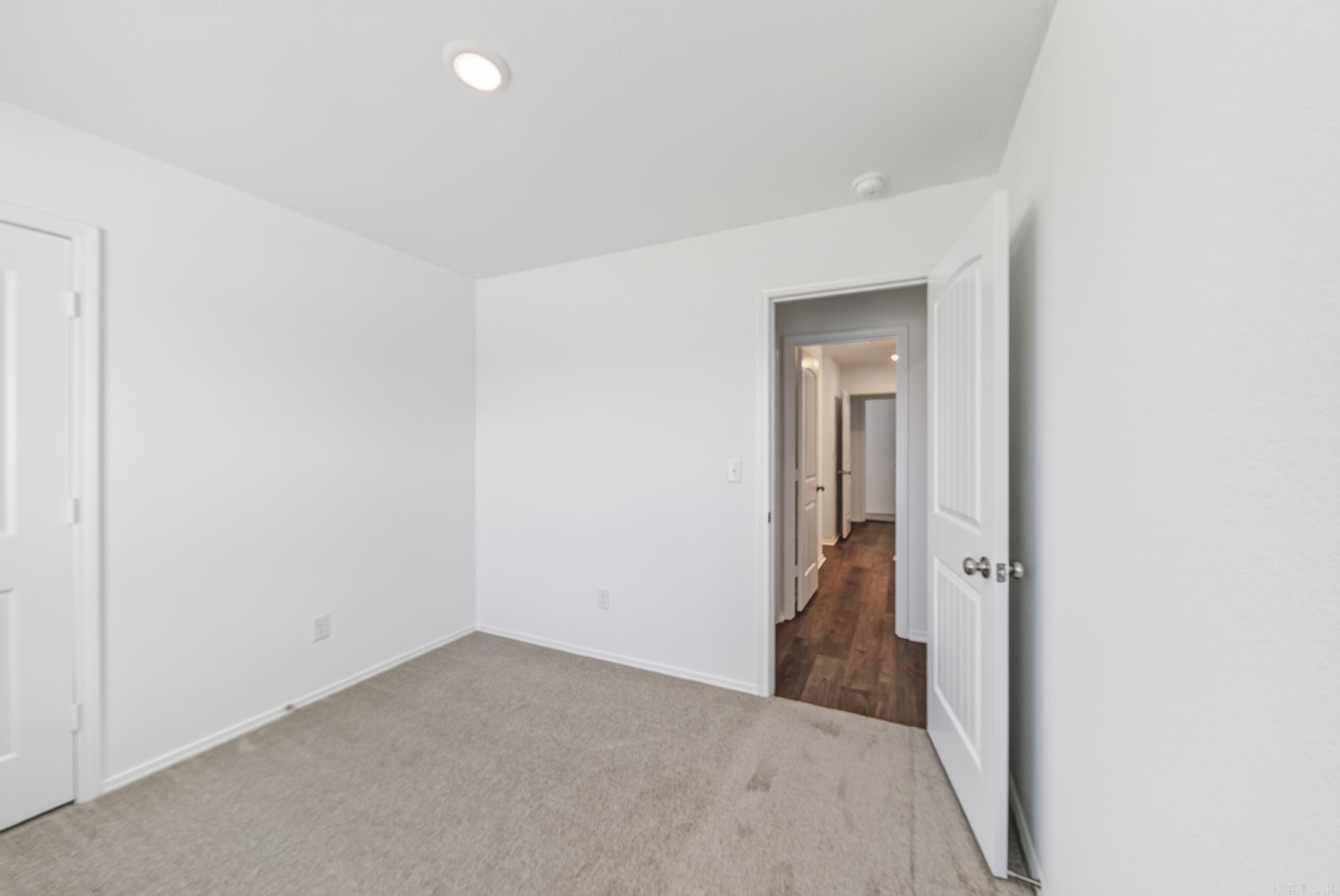 SOUTHFORK RANCH S/D PH I - Residential Lease