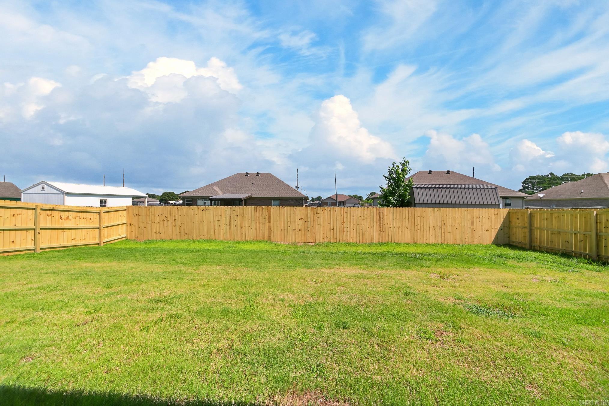 SOUTHFORK RANCH S/D PH I - Residential Lease
