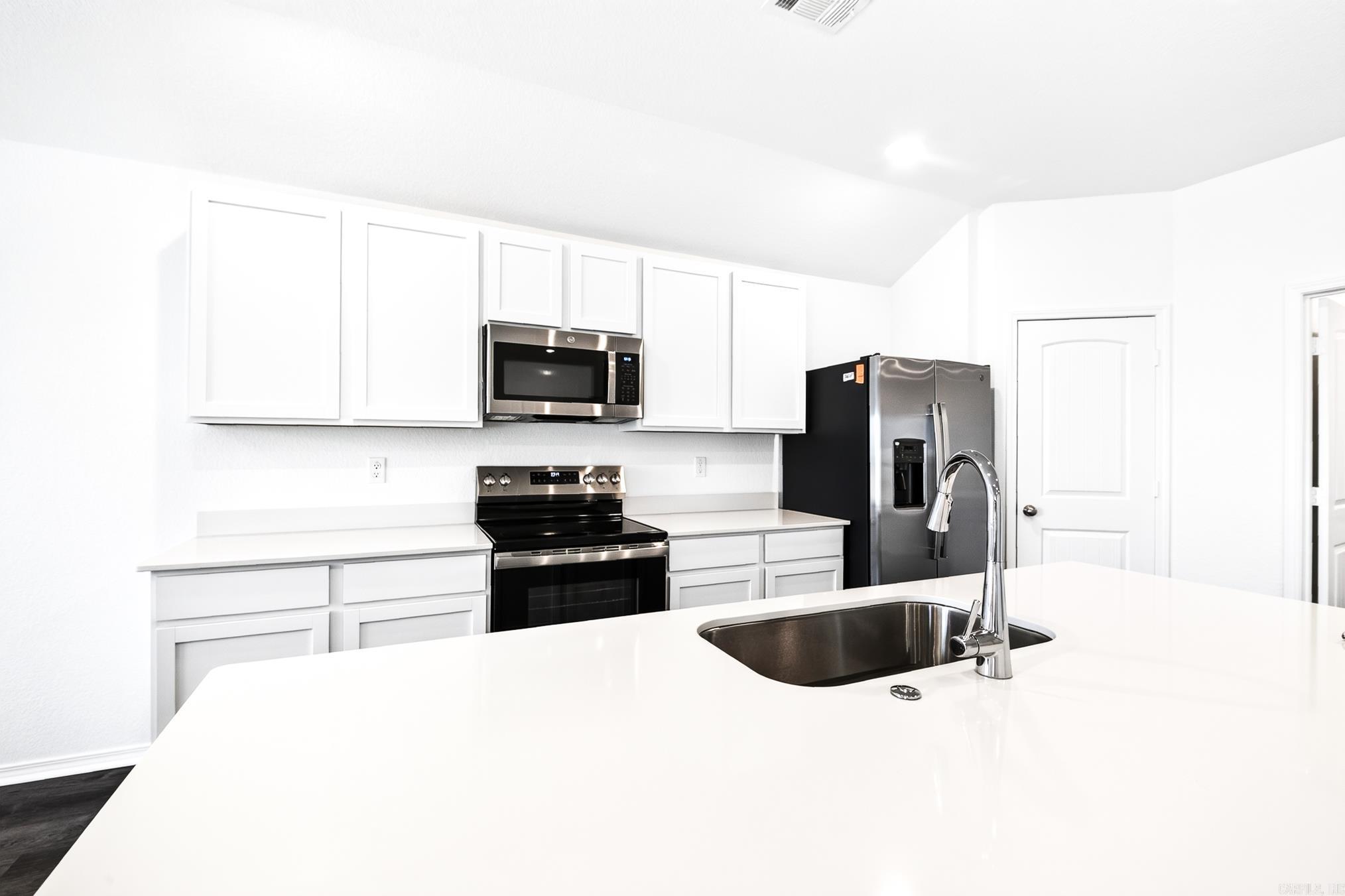 SOUTHFORK RANCH S/D PH I - Residential Lease