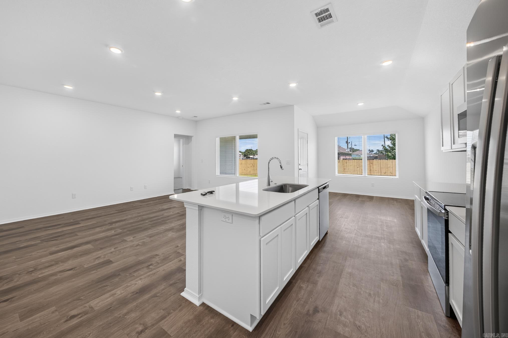 SOUTHFORK RANCH S/D PH I - Residential Lease
