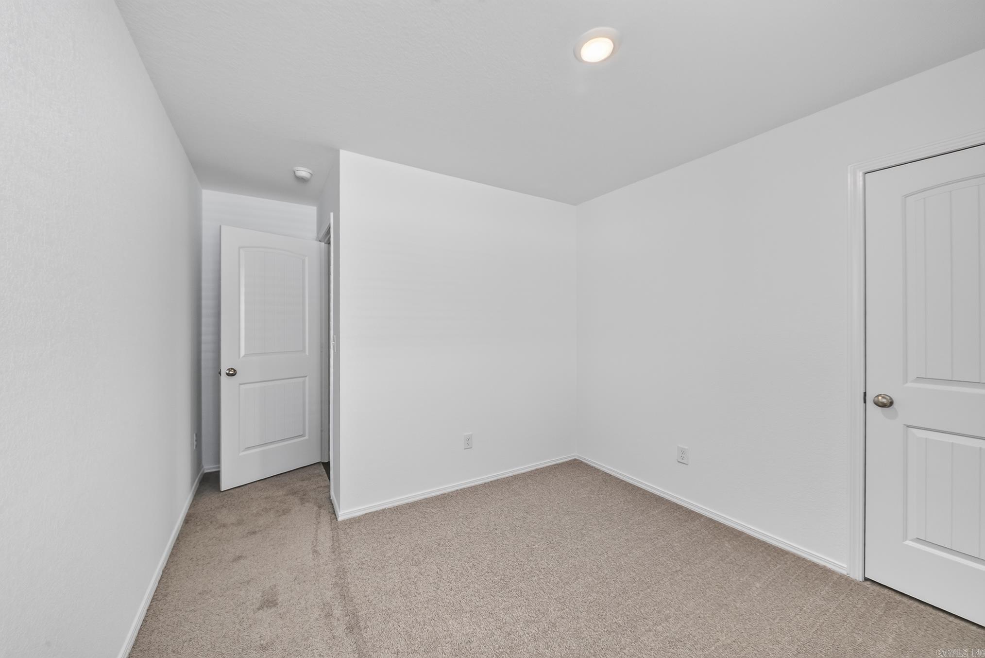 SOUTHFORK RANCH S/D PH I - Residential Lease