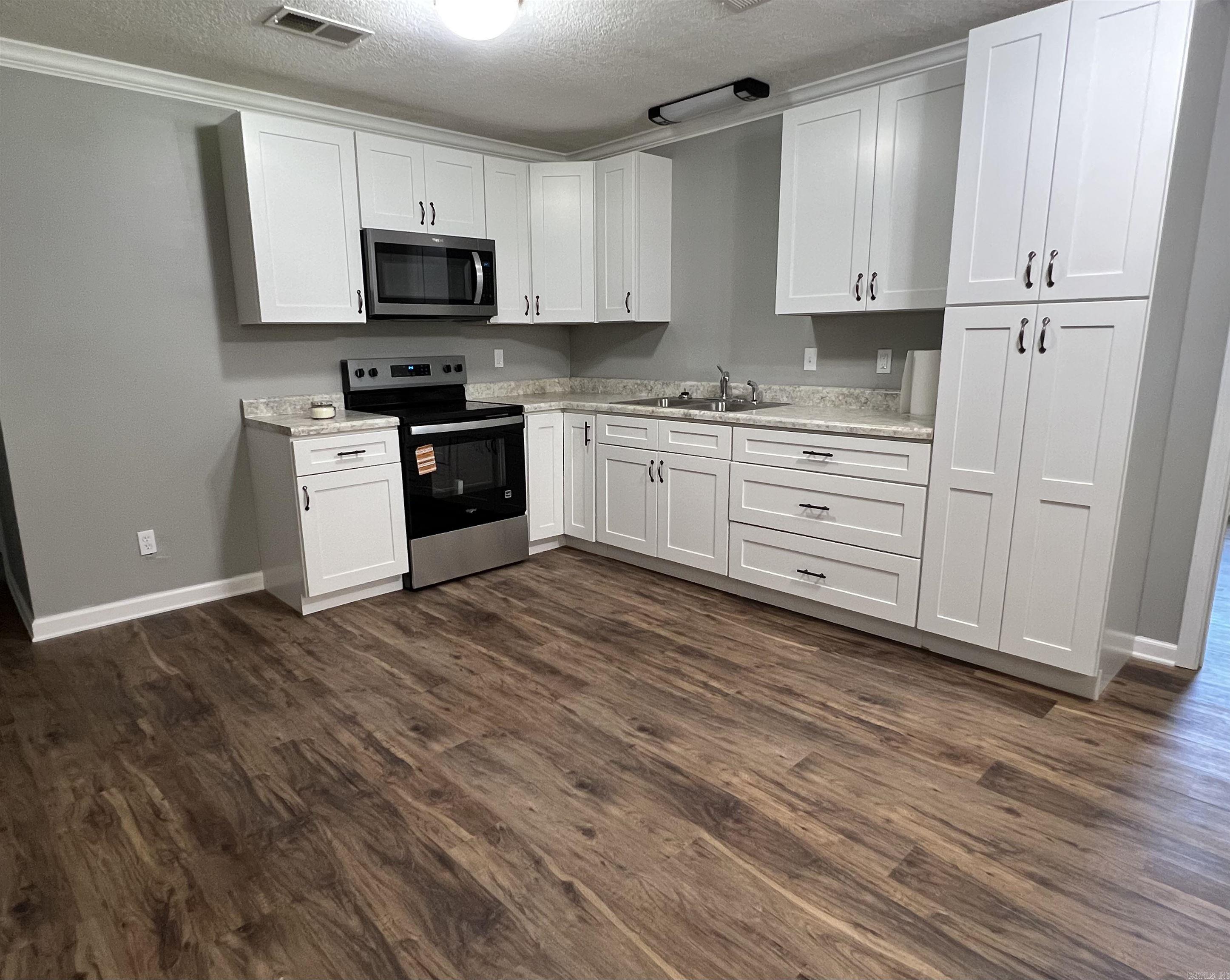 BRAWNERS SUBDIVISION - Residential