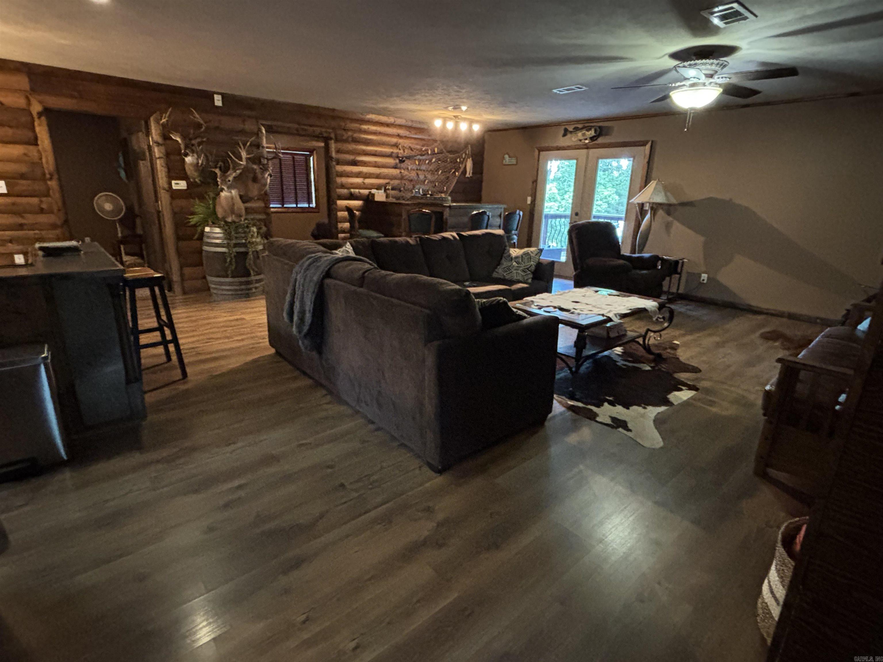 WHISPERING SPRINGS - Residential