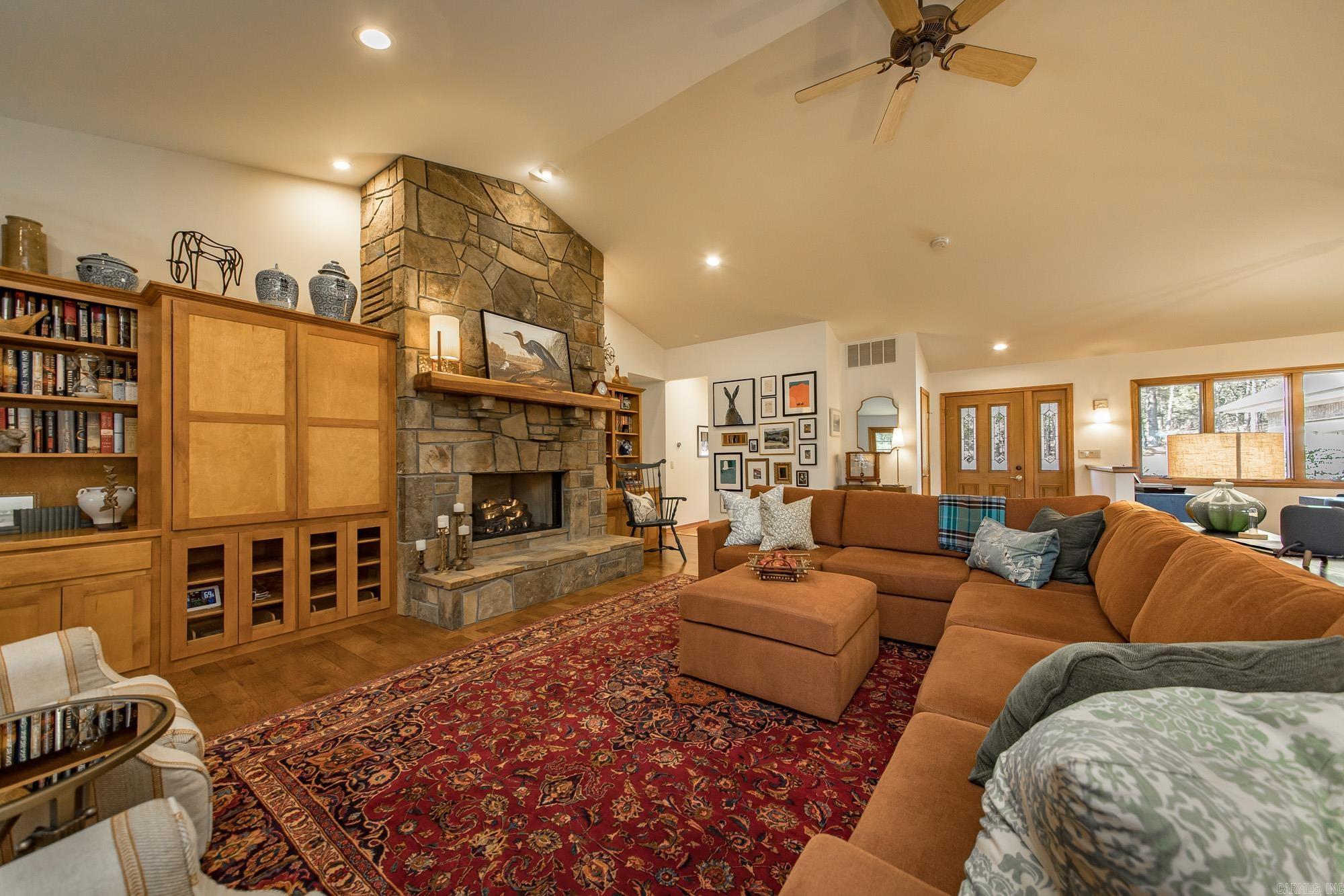 MOUNTAIN RANCH - Residential