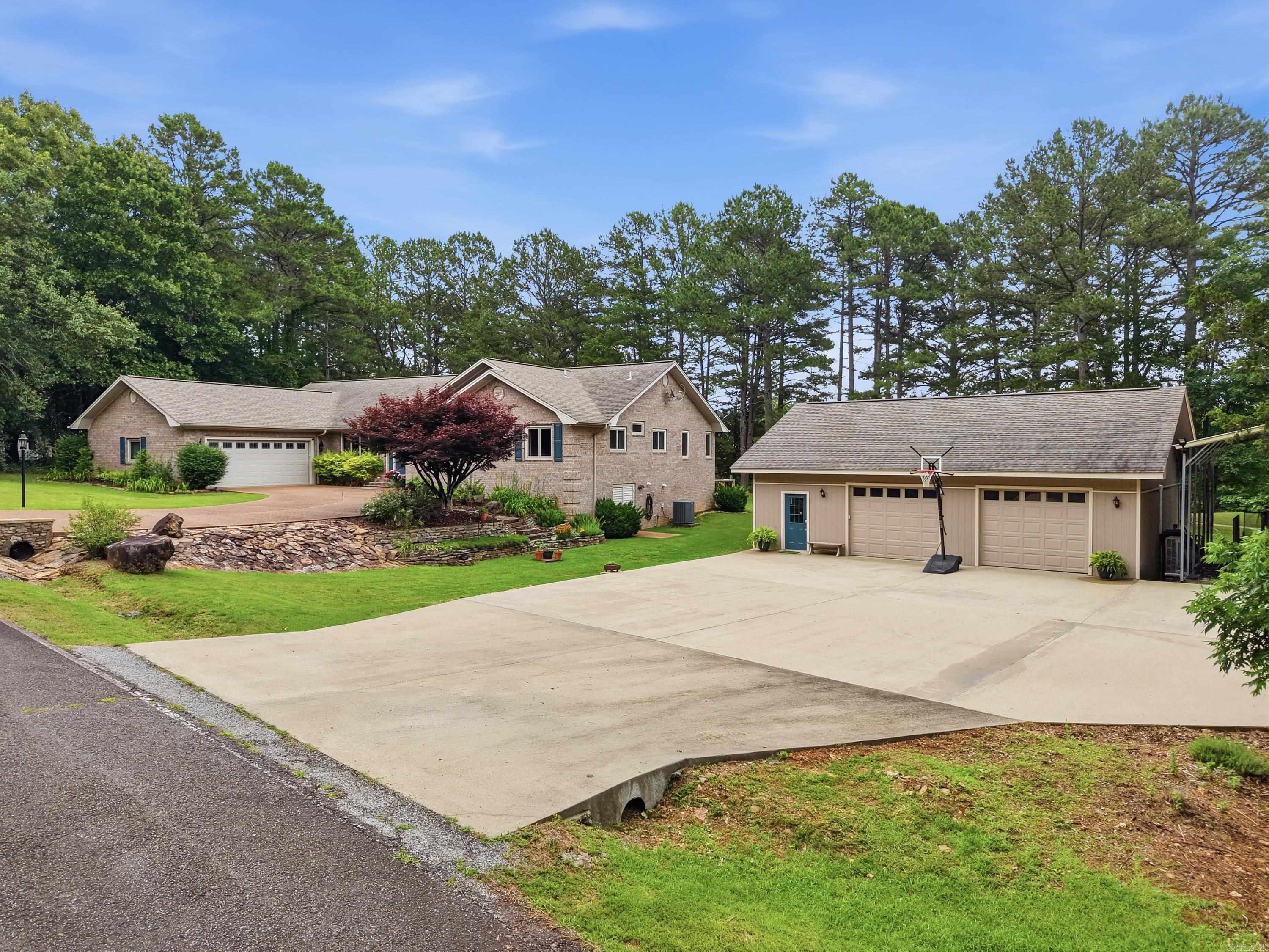 MOUNTAIN RANCH - Residential