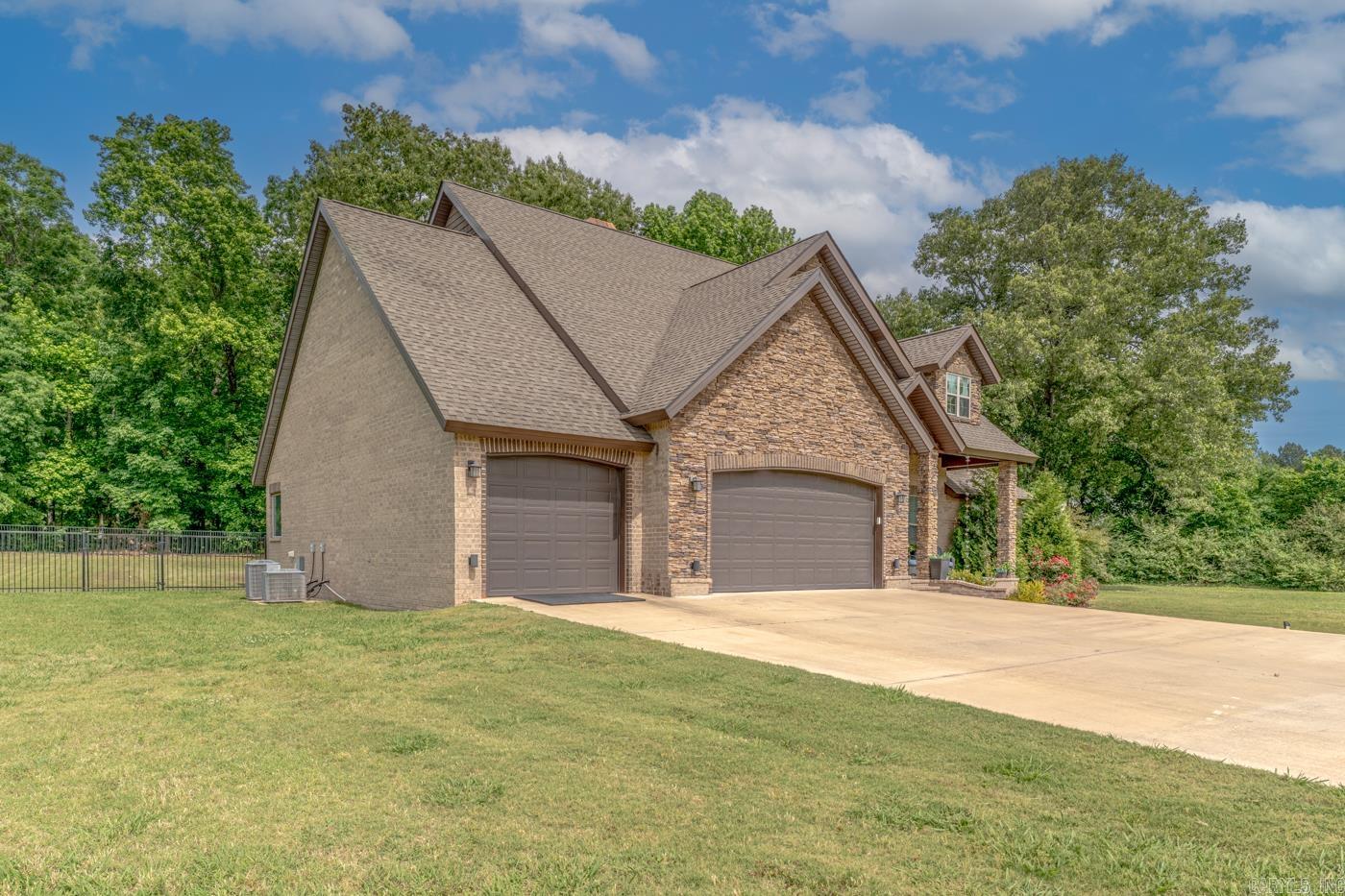 STEELE CANNON ESTATES - Residential