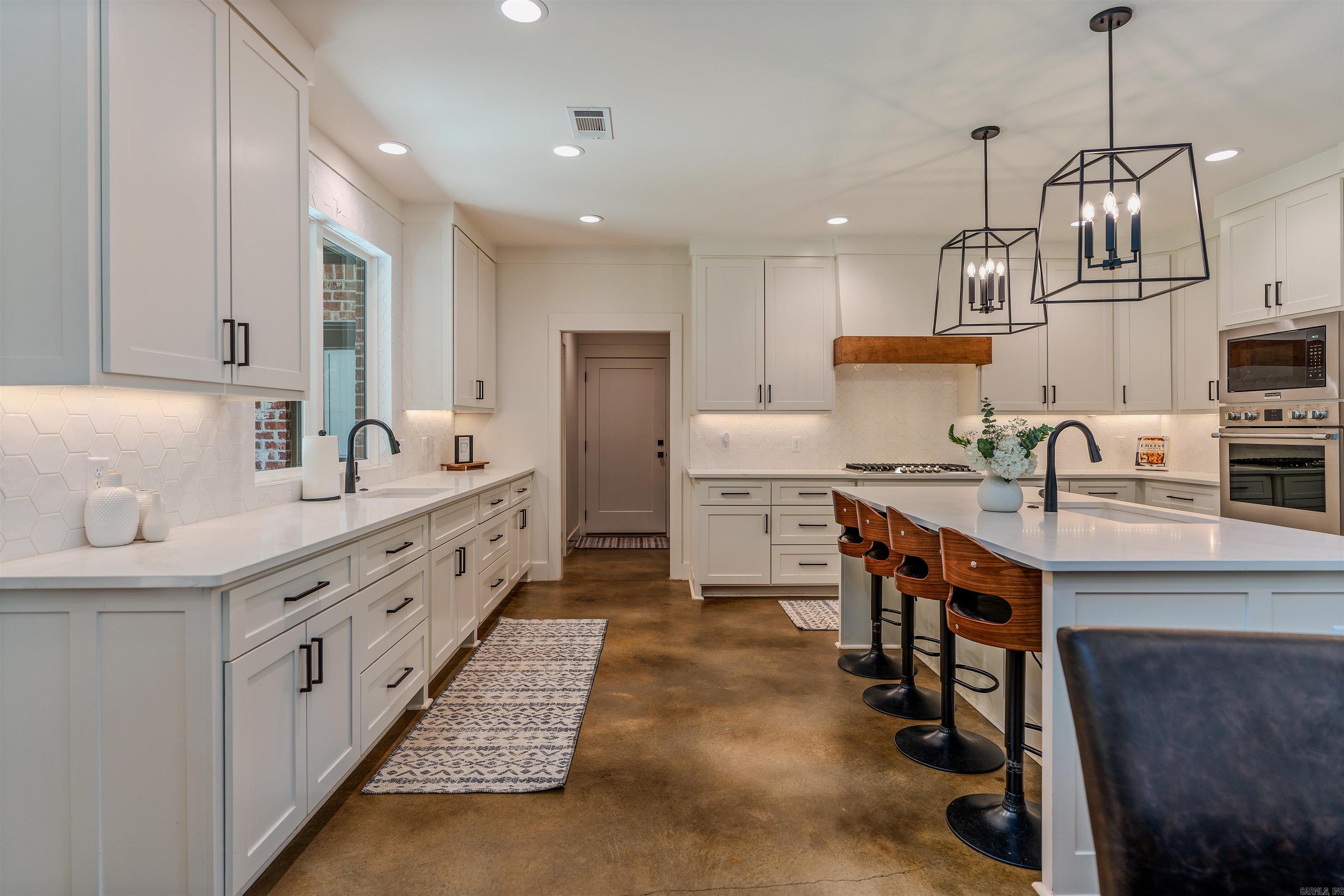 WILLIAMS CREEK - Residential