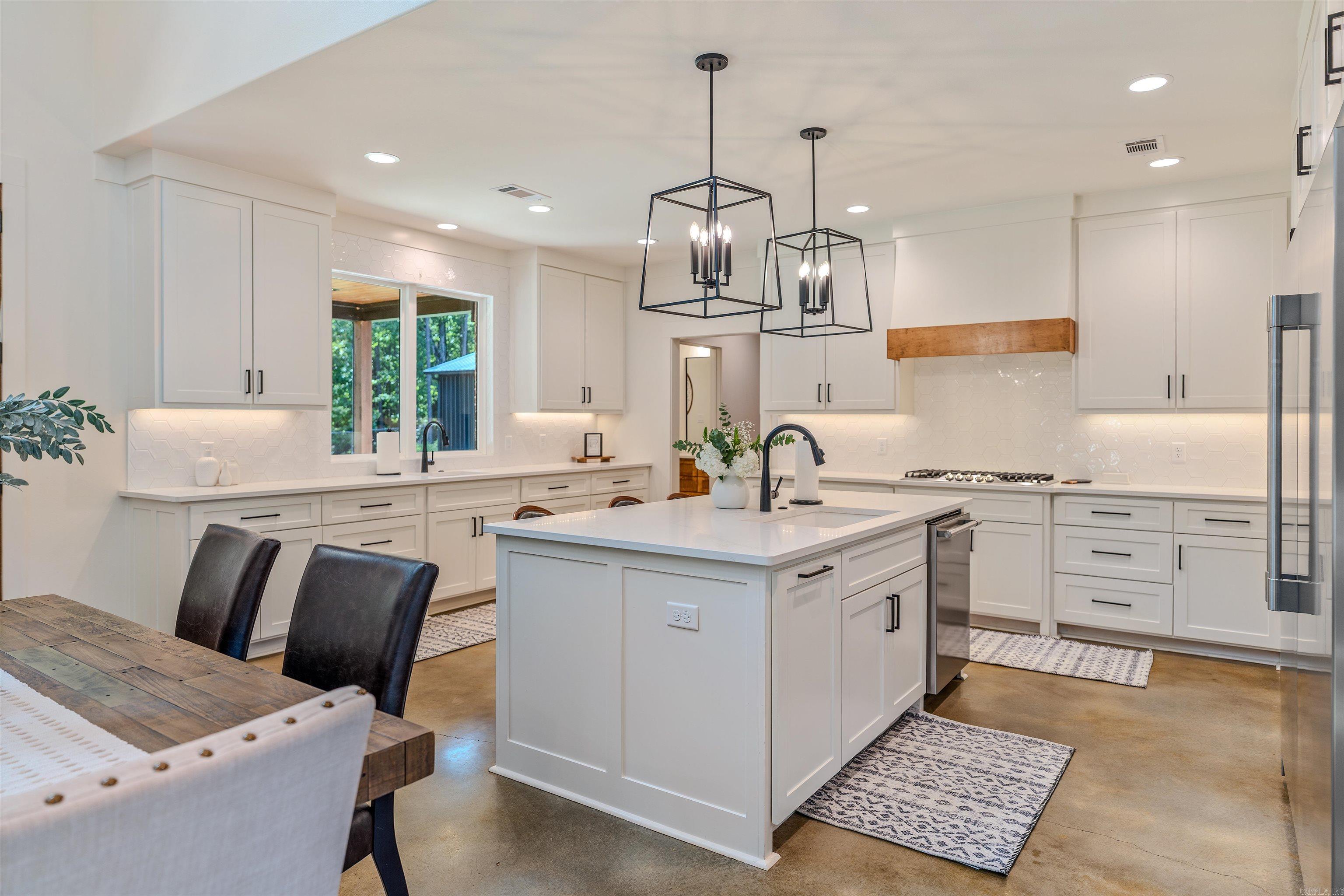 WILLIAMS CREEK - Residential