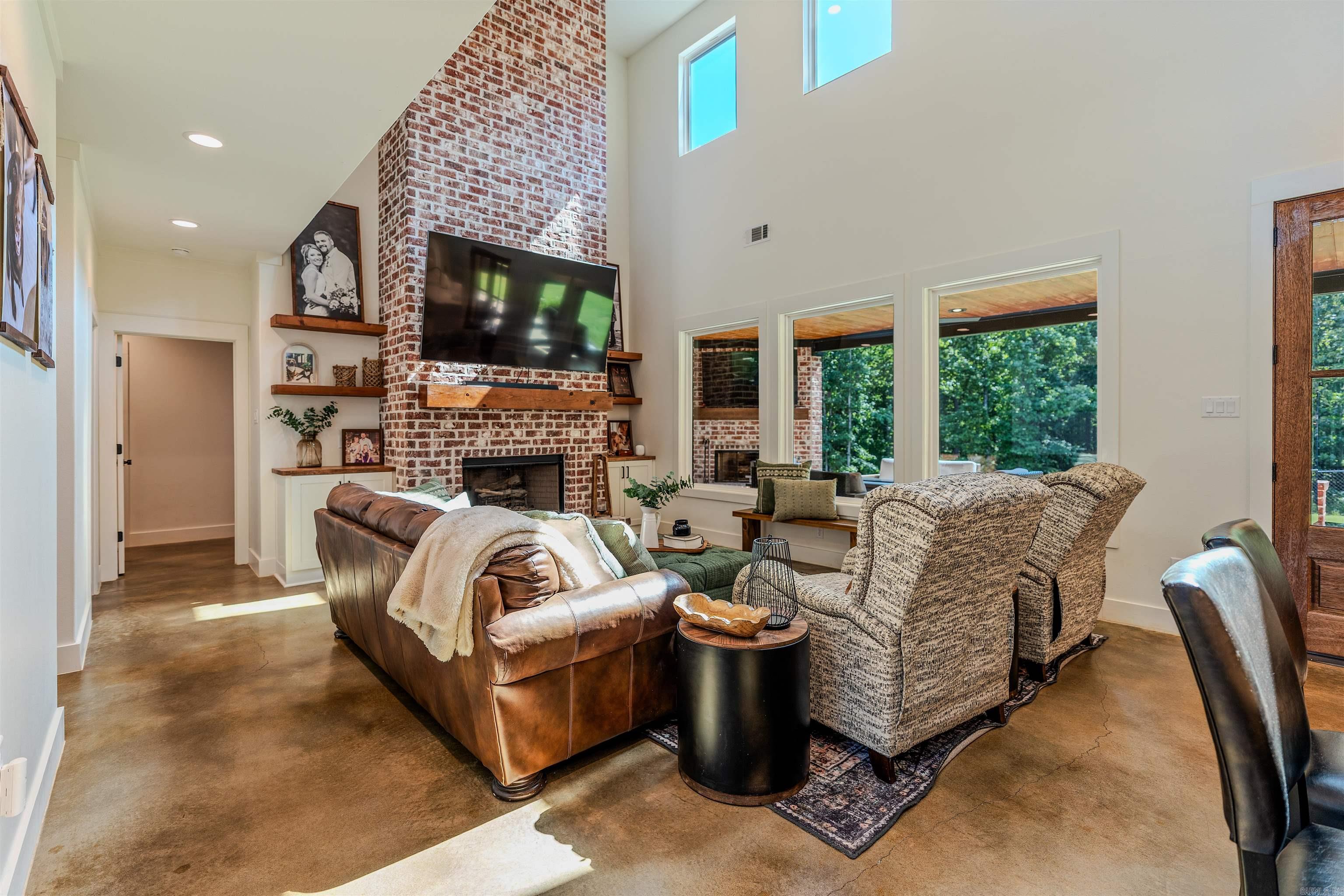 WILLIAMS CREEK - Residential
