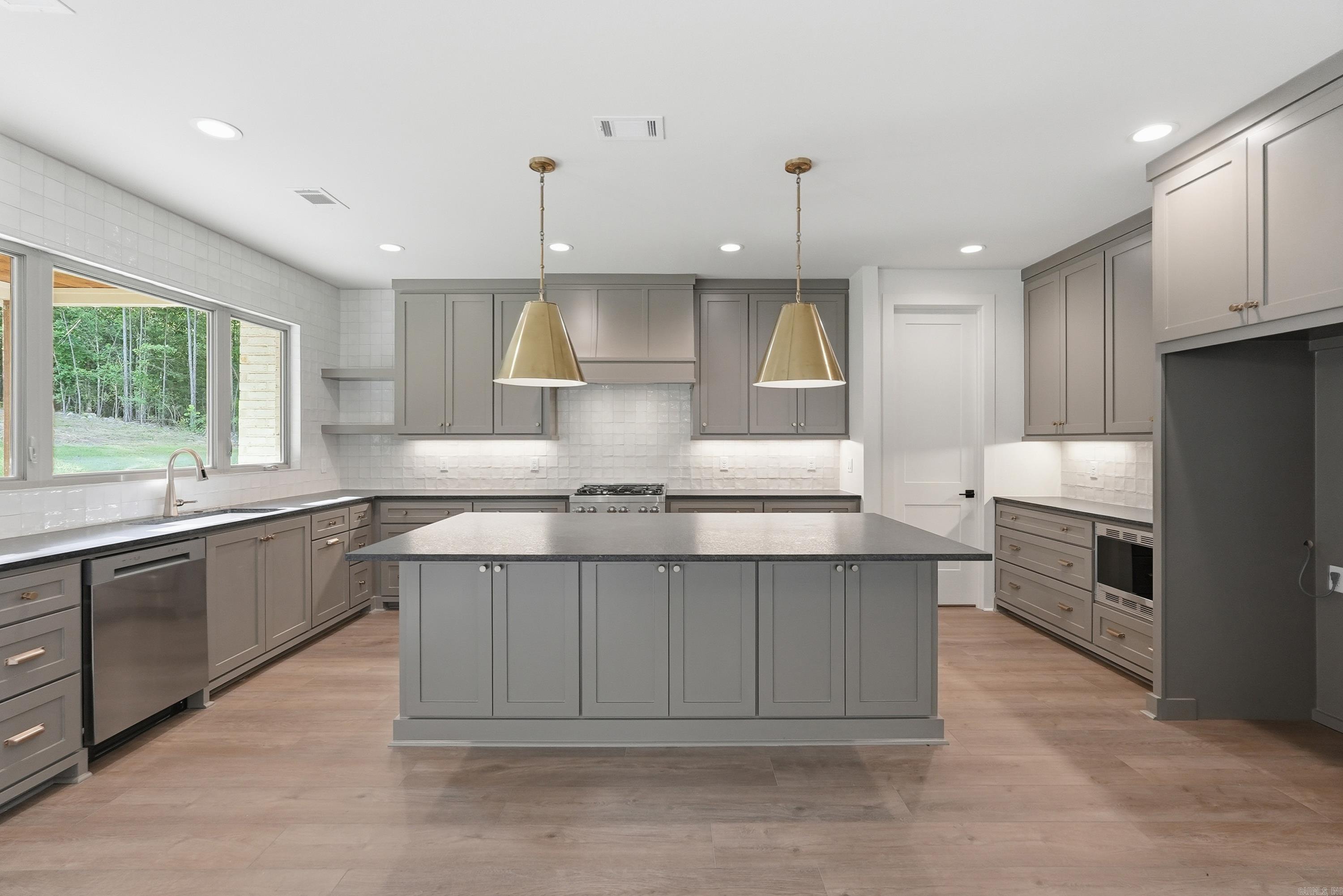 WATERVIEW ESTATES - Residential