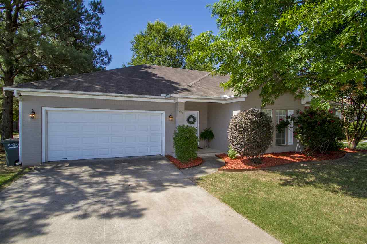 A great location has never been so affordable! This three bedroom/two bathroom home features include an split floor plan, open kitchen and living space, and a fully fenced in back yard.  Located across the street from Centennial Country Club in west Conway, it also has easy access to the interstate. Call today to schedule your private showing.