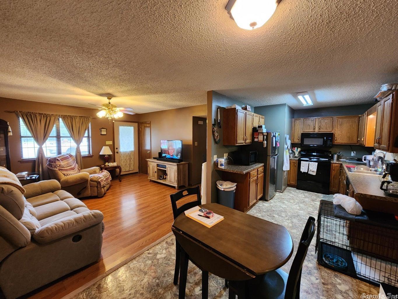 OAK MEADOWS ACRES - Residential