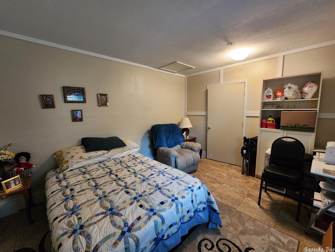 OAK MEADOWS ACRES - Residential