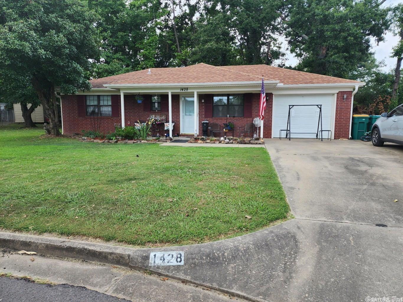 OAK MEADOWS ACRES - Residential