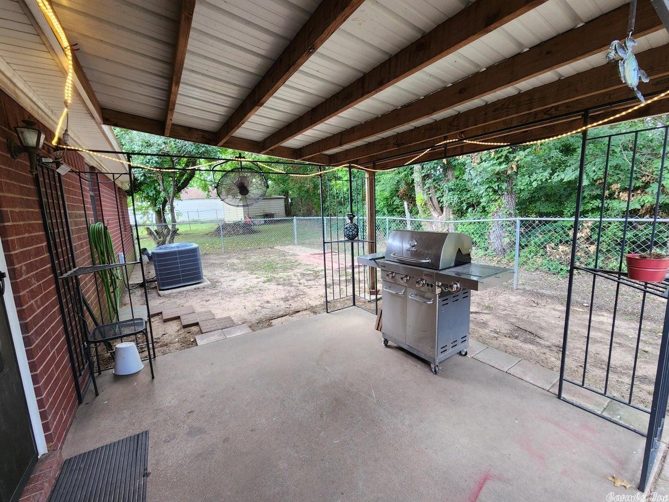OAK MEADOWS ACRES - Residential