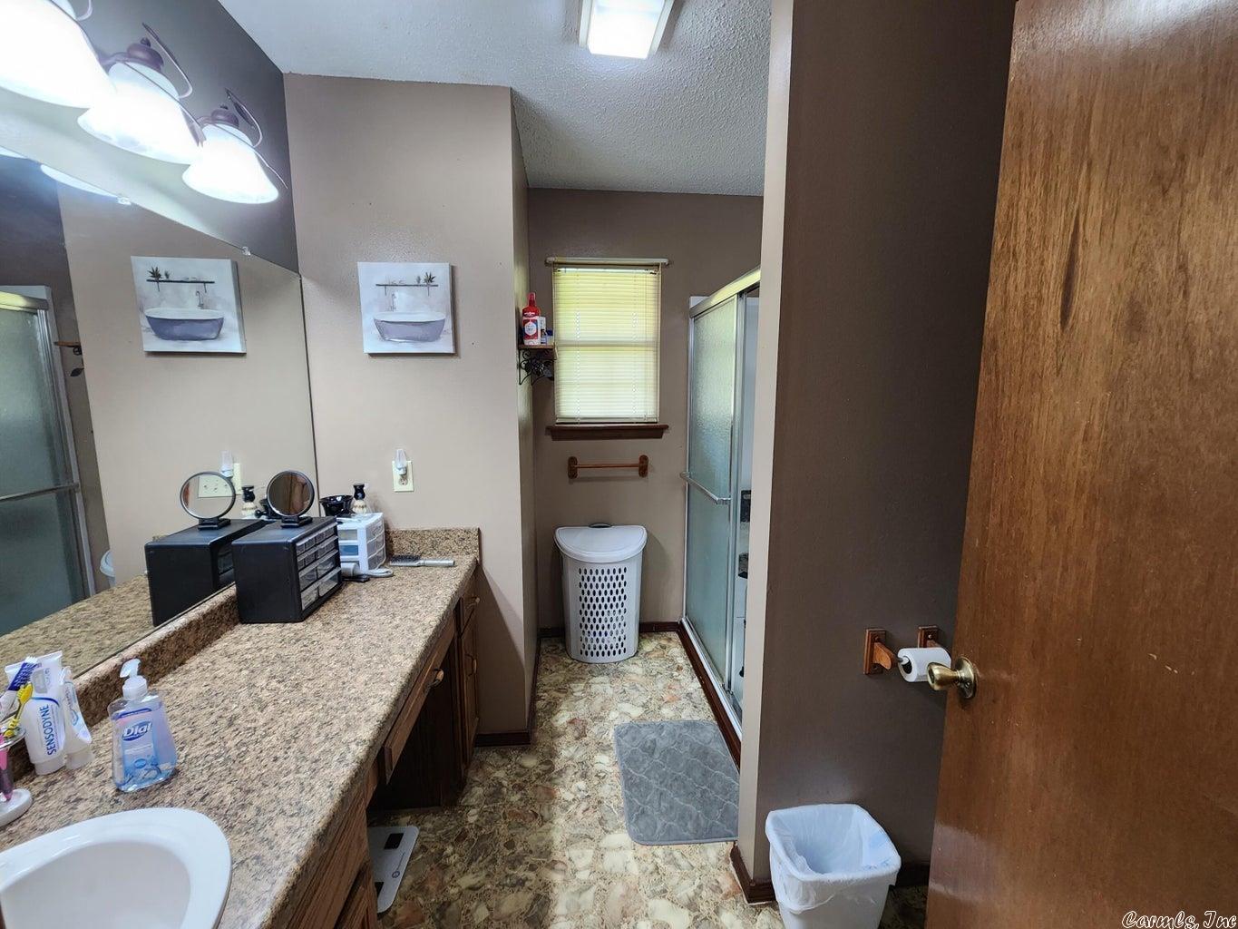 OAK MEADOWS ACRES - Residential