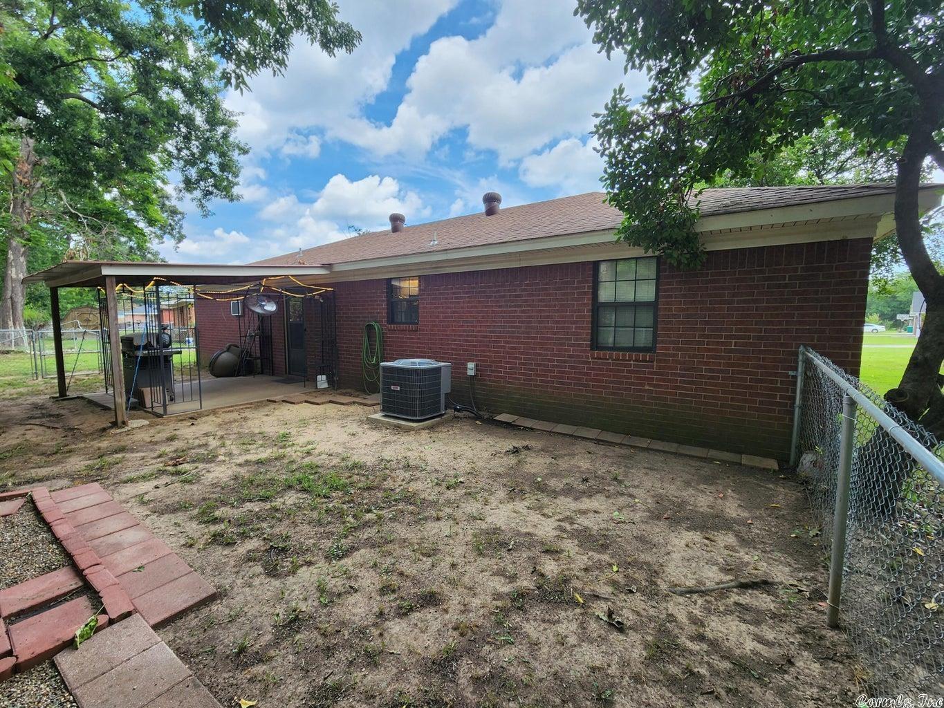 OAK MEADOWS ACRES - Residential