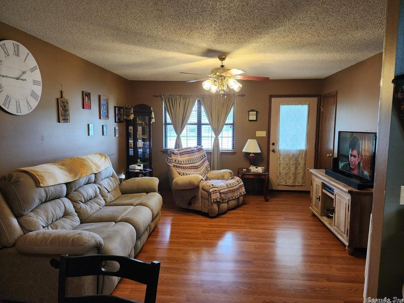 OAK MEADOWS ACRES - Residential