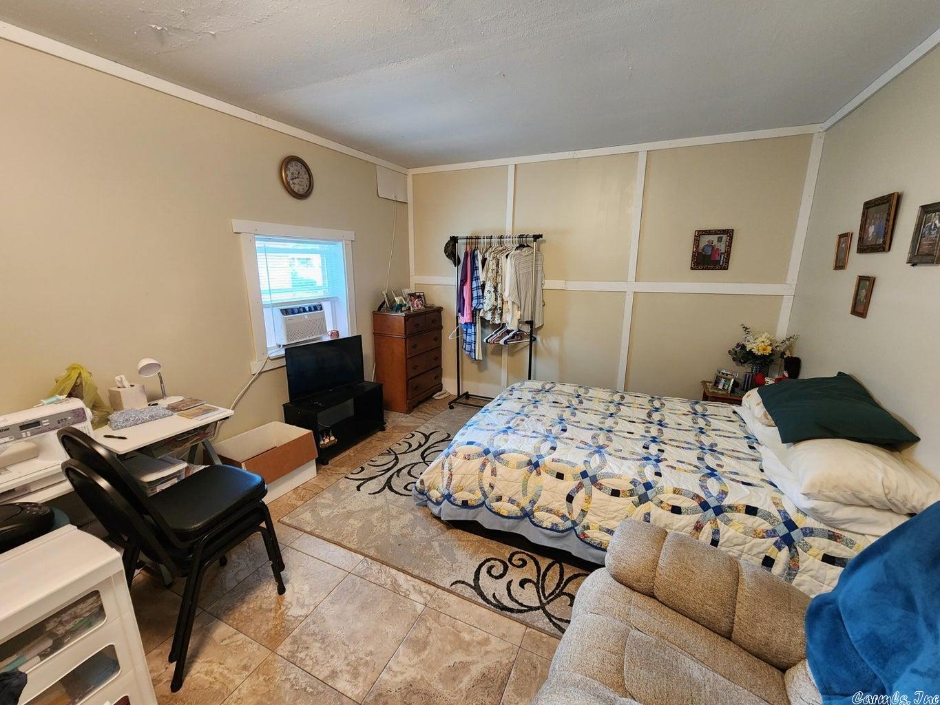 OAK MEADOWS ACRES - Residential