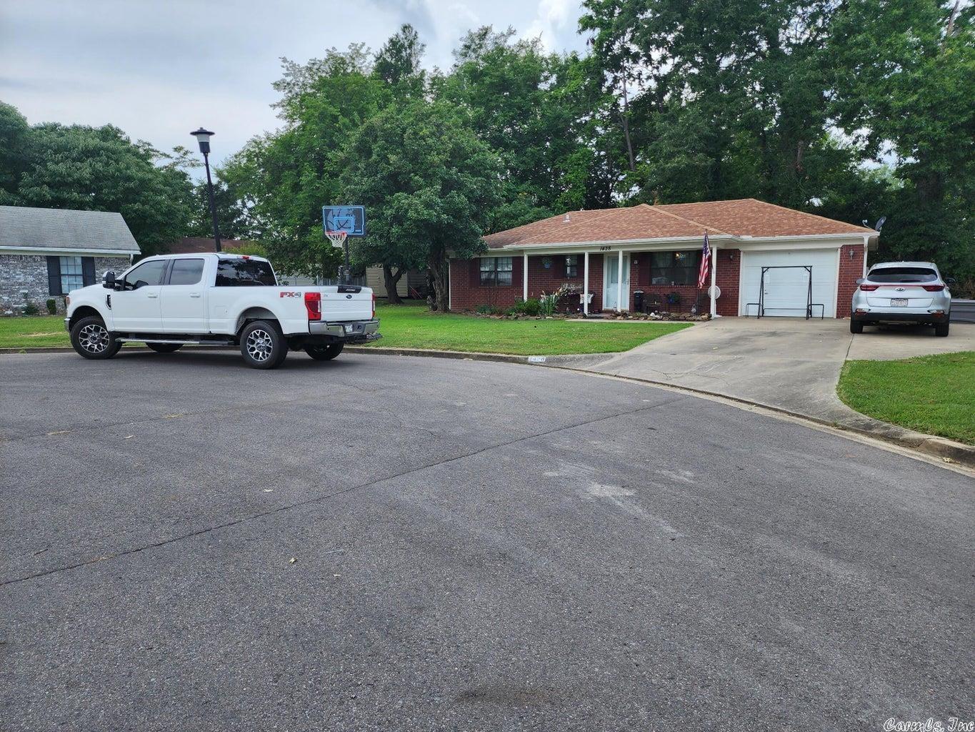 OAK MEADOWS ACRES - Residential