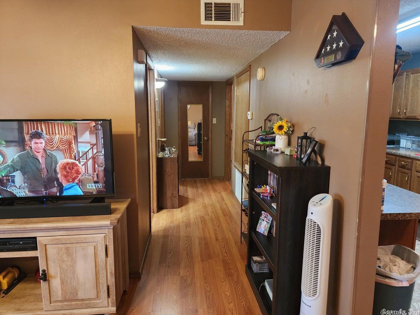 OAK MEADOWS ACRES - Residential