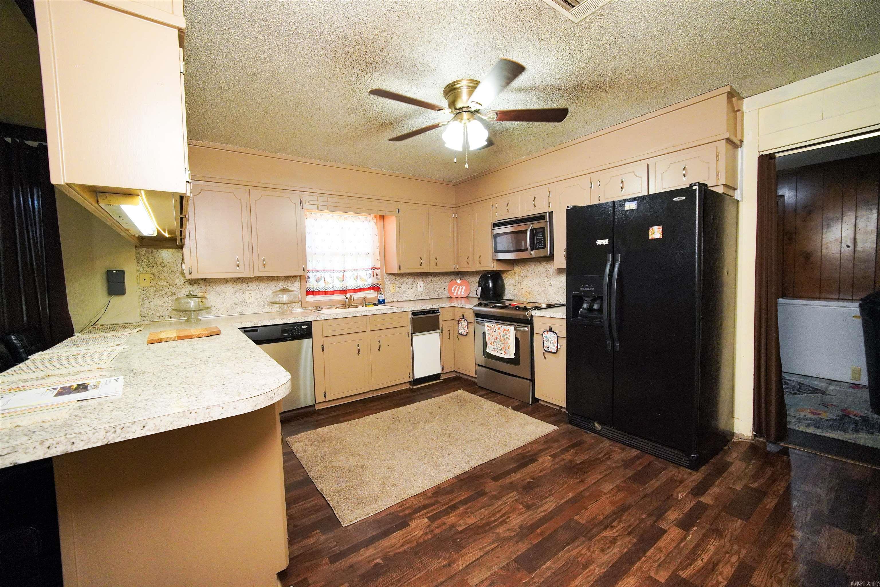 FOXWOOD J - Residential