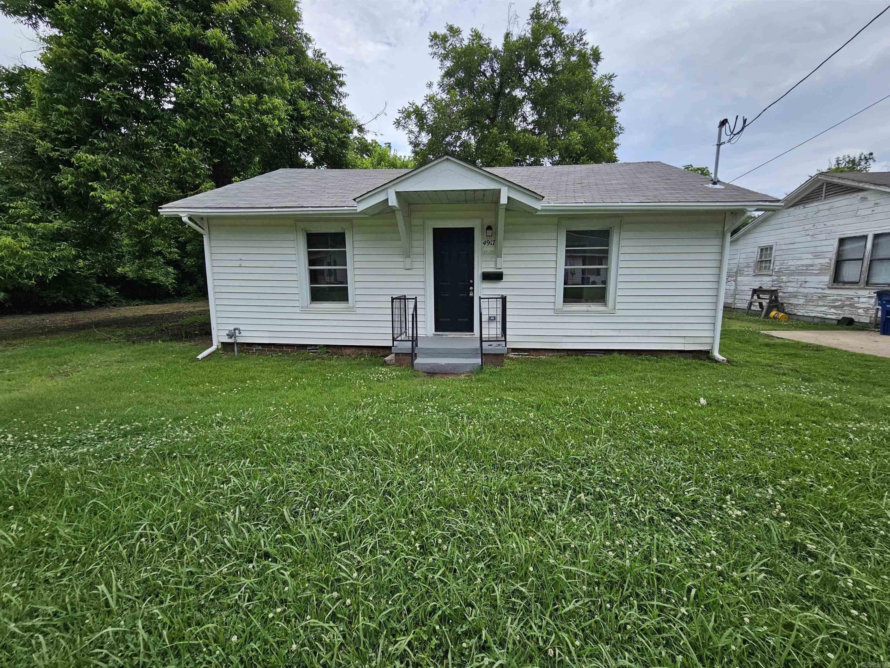 Cute 3BD/1BA in North Little Rock that is waiting for you to call home. Fully renovated throughout. Vinyl flooring throughout. New countertops in kitchen. Spacious yard. This property is managed by Hoffman Team so beware of scammers - we will never ask you to Cashapp us money. The lease for this property is for 2 years with a 3% increase after the first year. Income must be 3x the amount of rent per month unless you have a housing voucher.