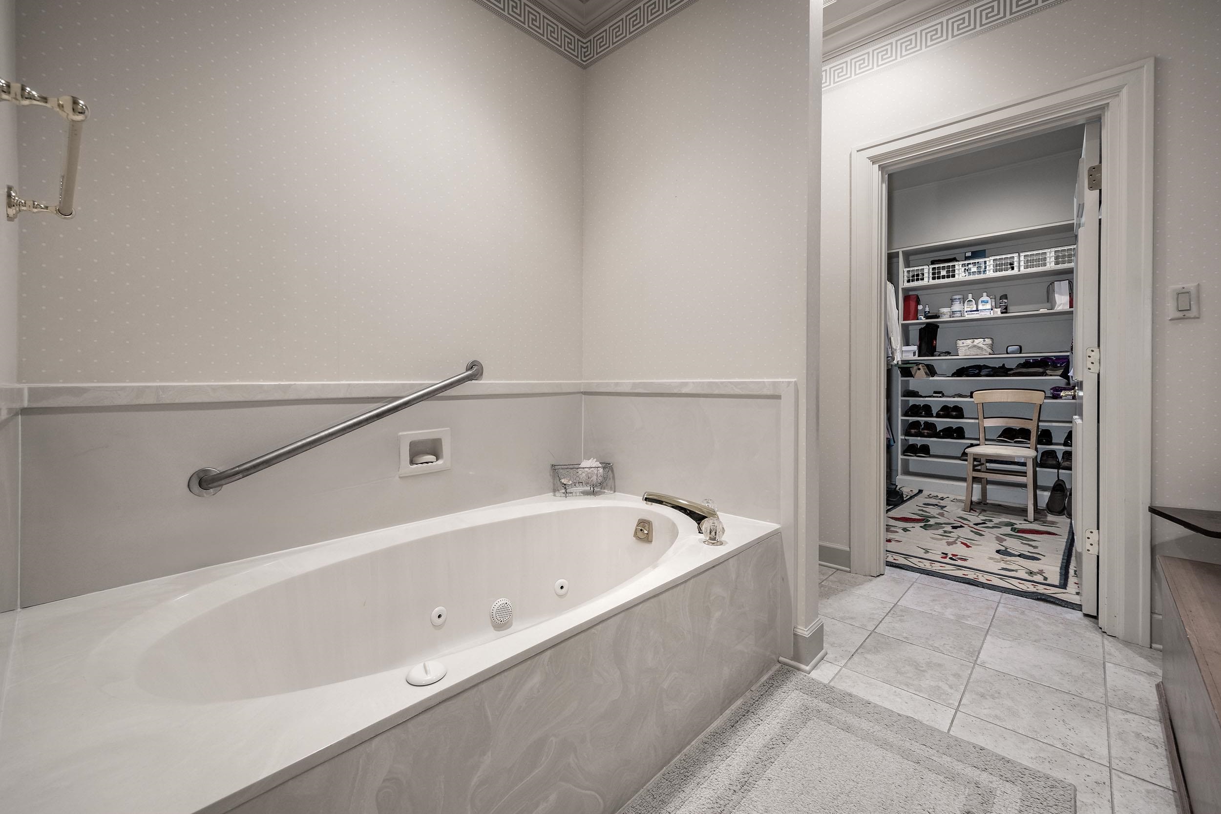 COUNTRYWOOD HPR - Residential