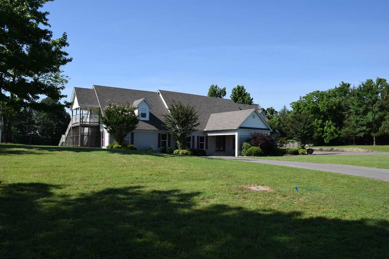 Great curb appeal with circle drive and 3 car garage, 2car/shop, in ground pool, house is very open with large rooms. Bank Foreclosure being SOLD AS-IS