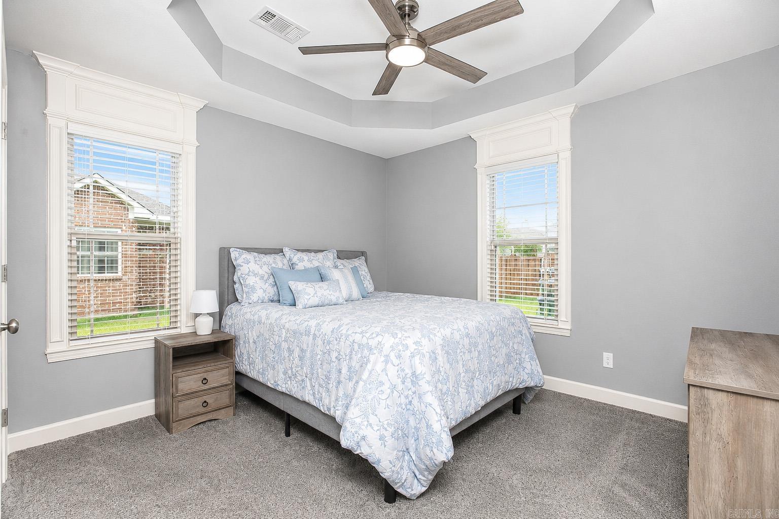DANIELS OAKS - Residential
