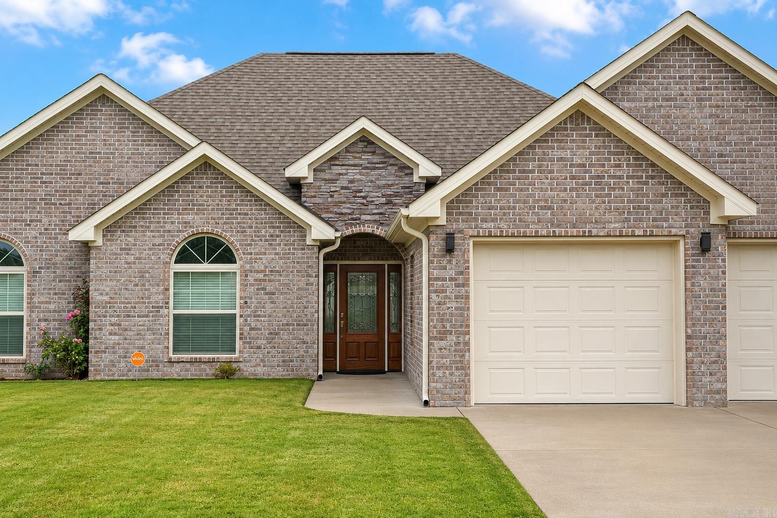 DANIELS OAKS - Residential