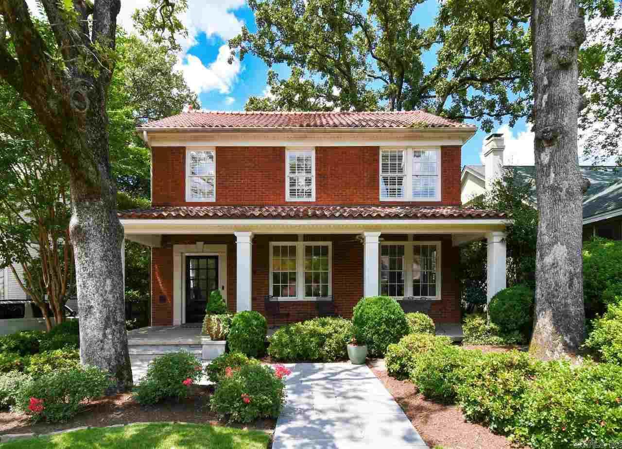 Loads of light throughout this Classic Heights home as total custom remodel in 2006 added windows everywhere. Gourmet kitchen open to large family room with adjoining study and tv room/playroom. Indulgent Master suite with huge bathroom, walk-in closets, cedar closet and separate sitting room with fireplace. Perfectly maintained home with built in storage throughout. Sub zero frig, oven, washer & gas dryer new in 2020. Custom landscaped, low maintenance yard with covered porches front & back. Move-in ready!