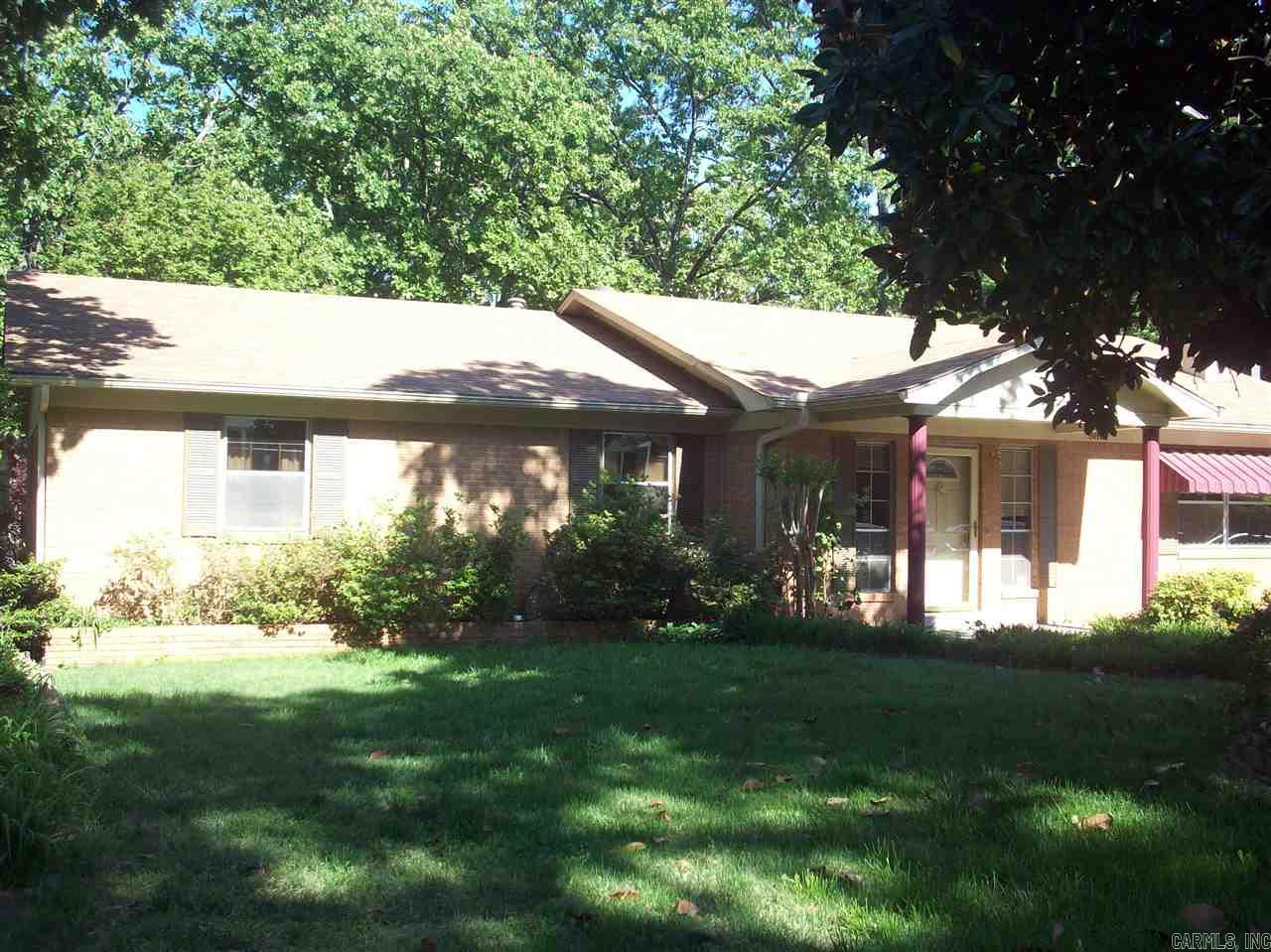 Lawn Service INCLUDED!!! Over 2,300 Square Feet...3 Bedrooms/2.5 Bathrooms, Eat-in Kitchen, Formal Dining, Den w/Fireplace, Office and HUGE Bonus room overlooking PICTURESQUE backyard. The landscaping provides a beautiful backdrop for every SEASON!!! Relax and Enjoy Grilling with Friends, Roasting Marshmallows over the Fire, or Reading a Good Book..the Possibilities are ENDLESS!