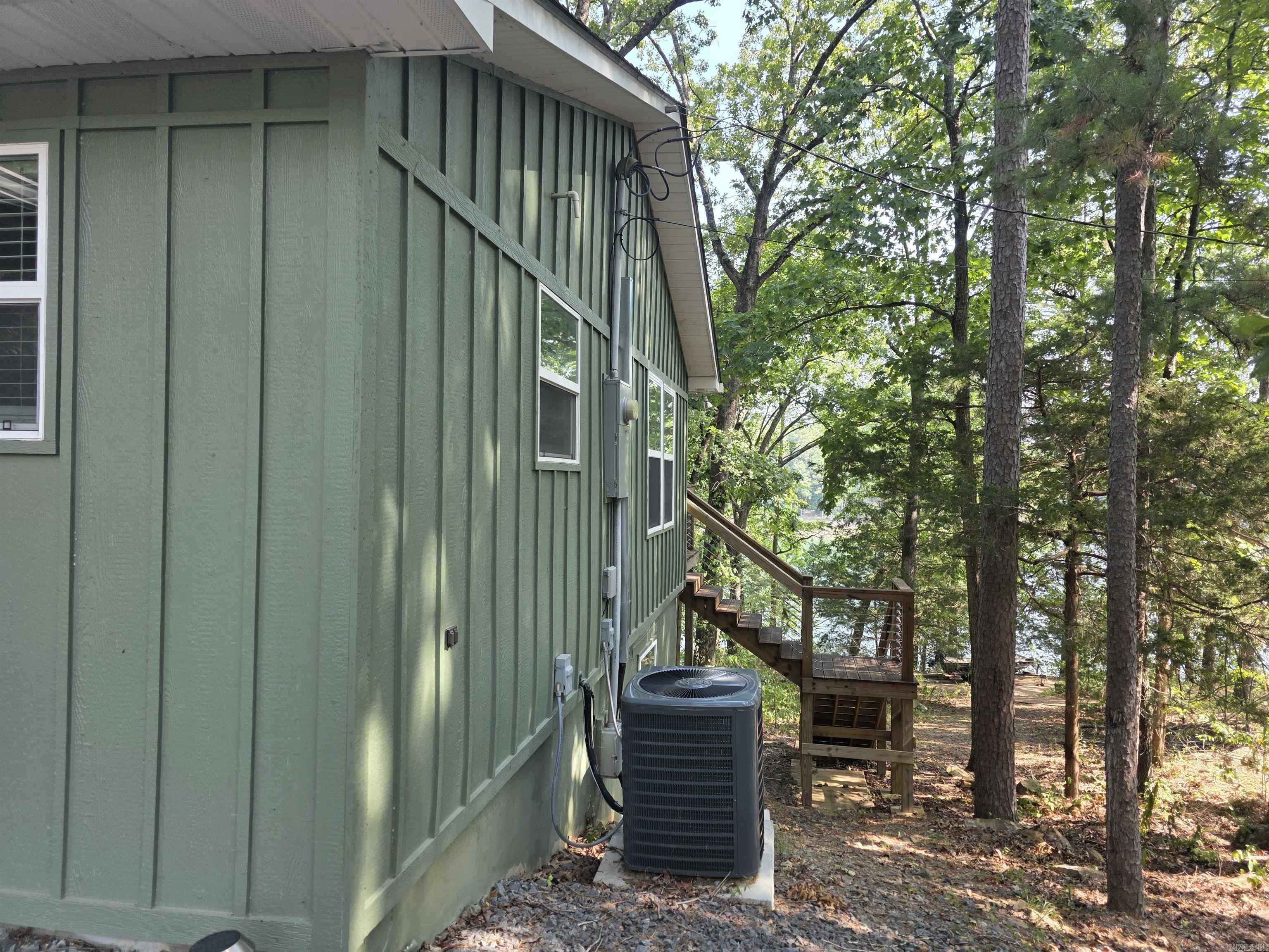 TWIN COVE ESTATES - LAKE - Residential