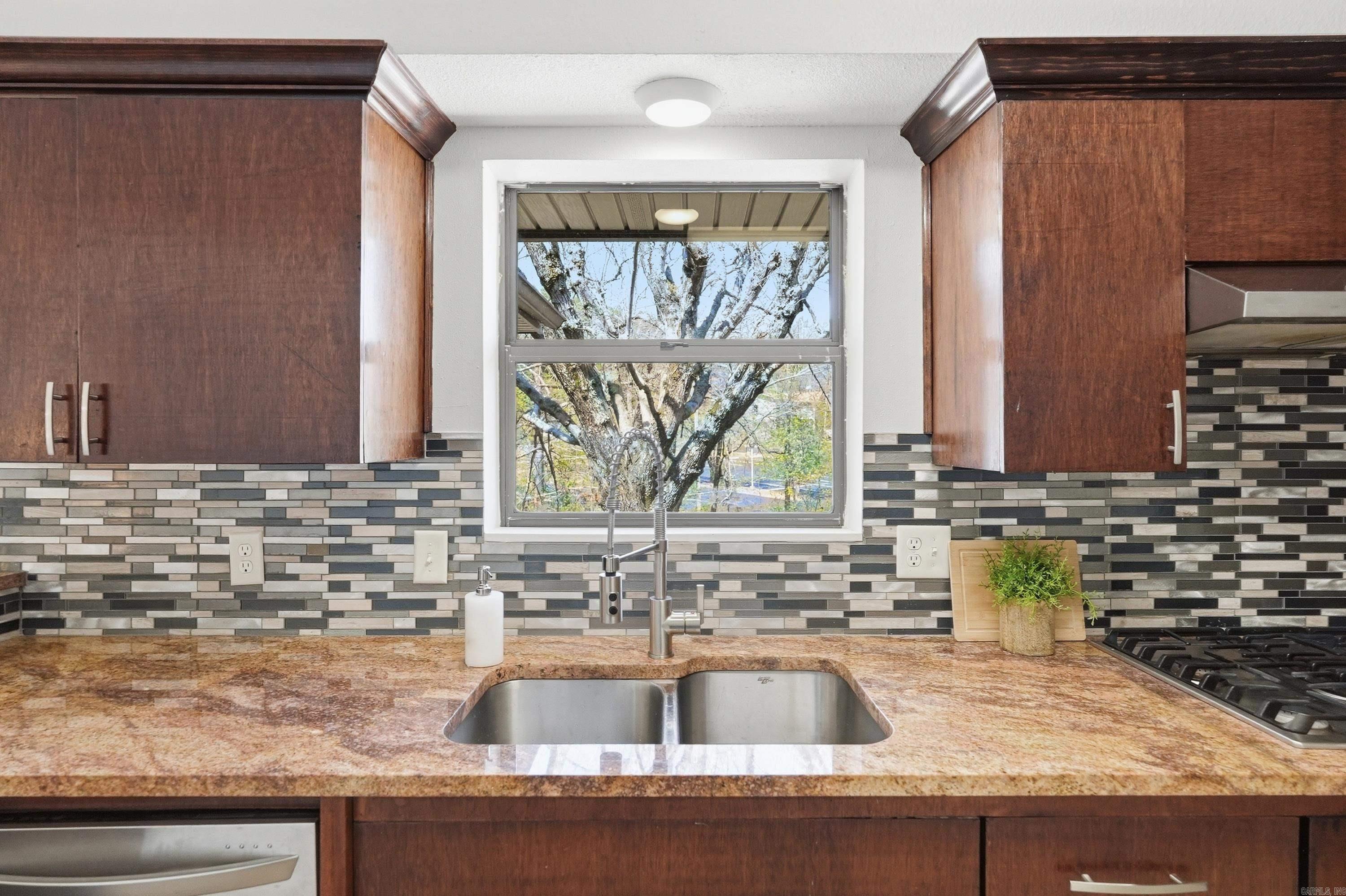 CHELSEA GLADE - Residential