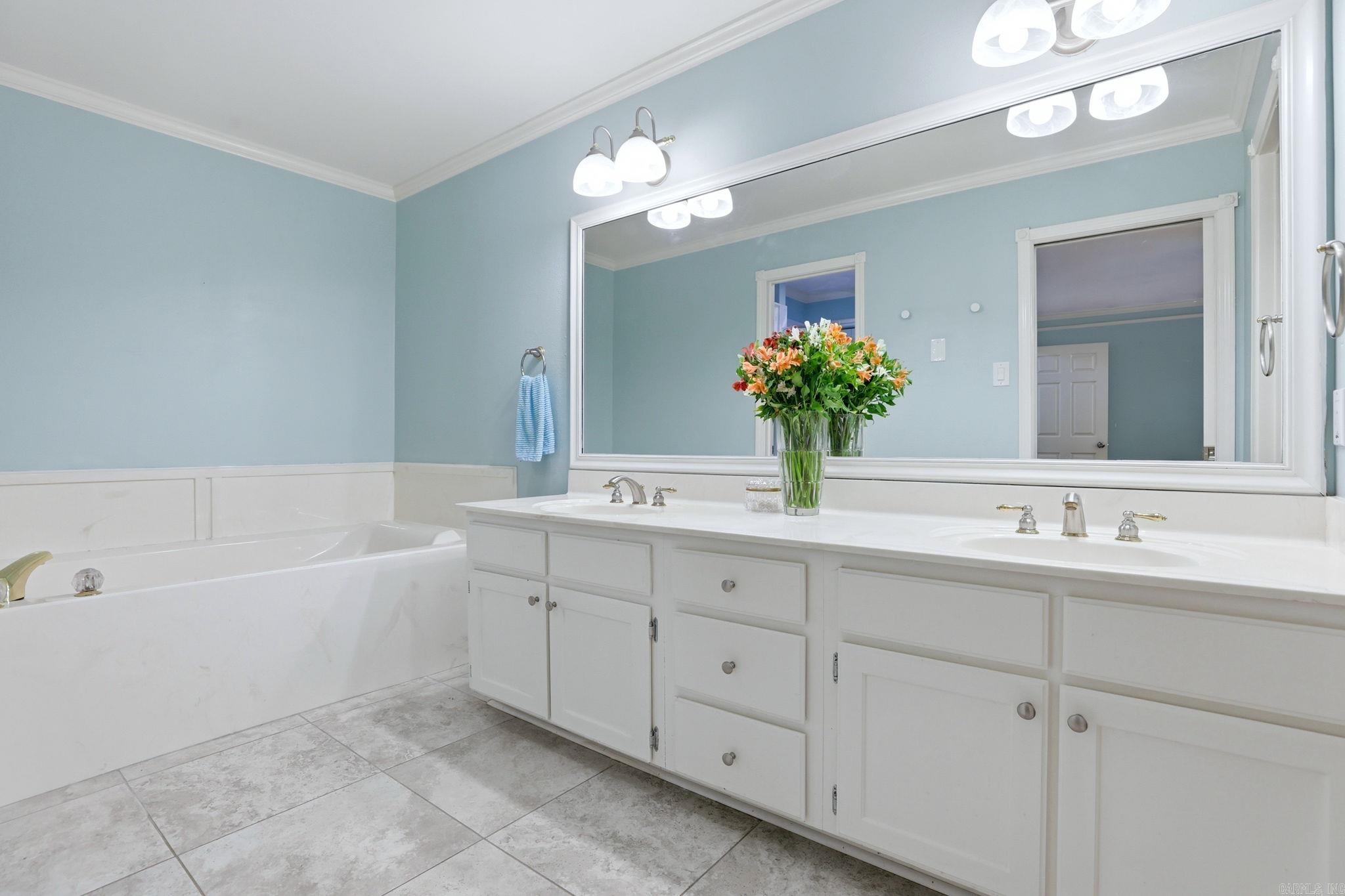 LONGLEA MANOR ADDN - Residential